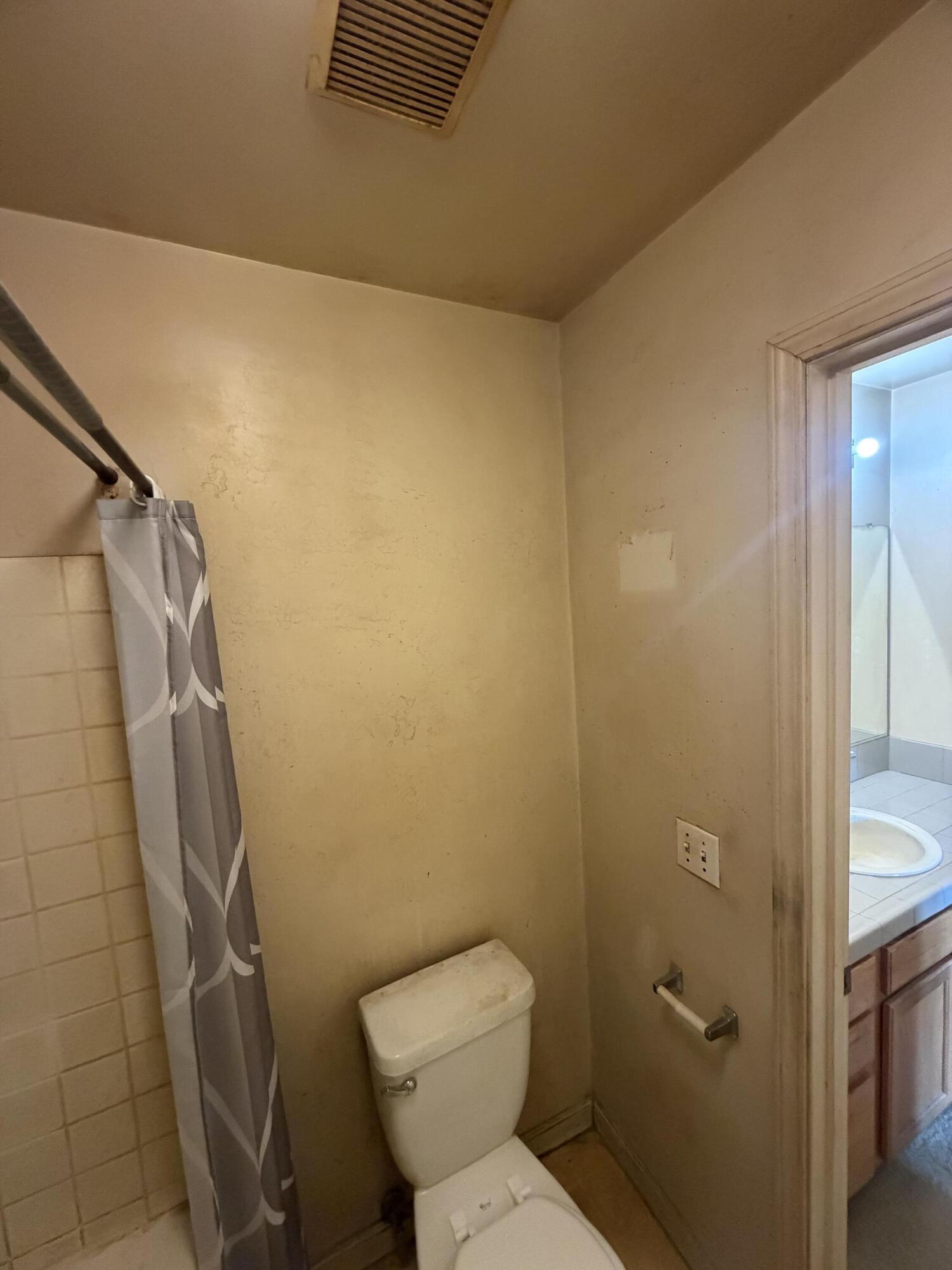 1364 W Date Ave, Porterville, CA 93257