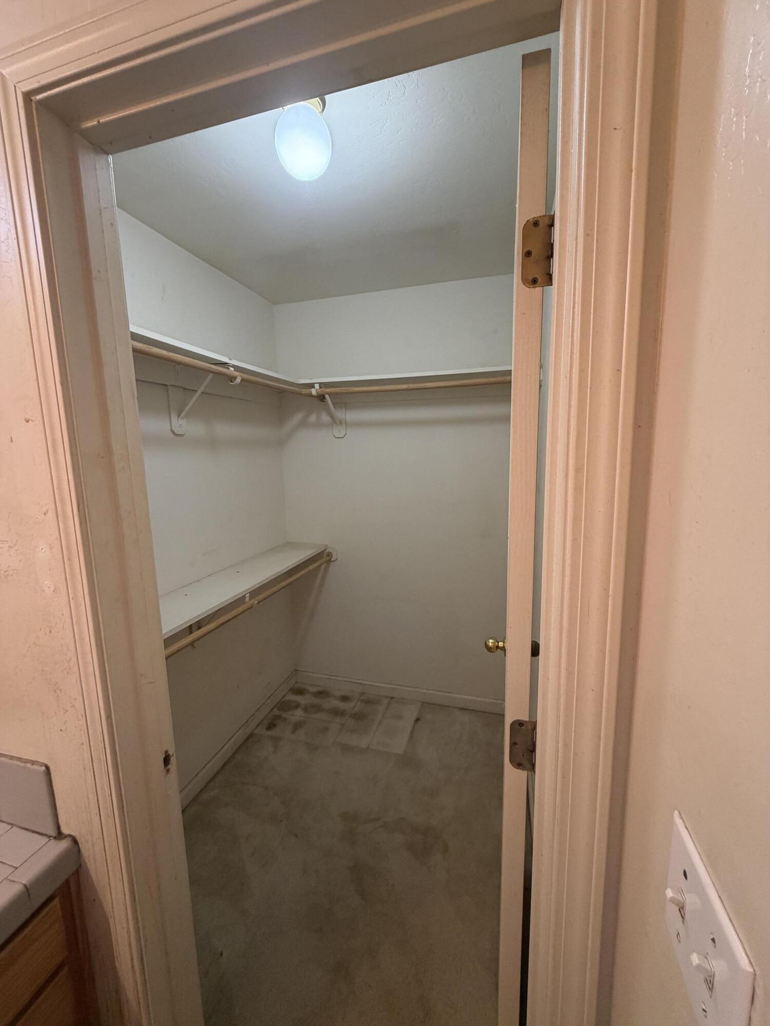 1364 W Date Ave, Porterville, CA 93257