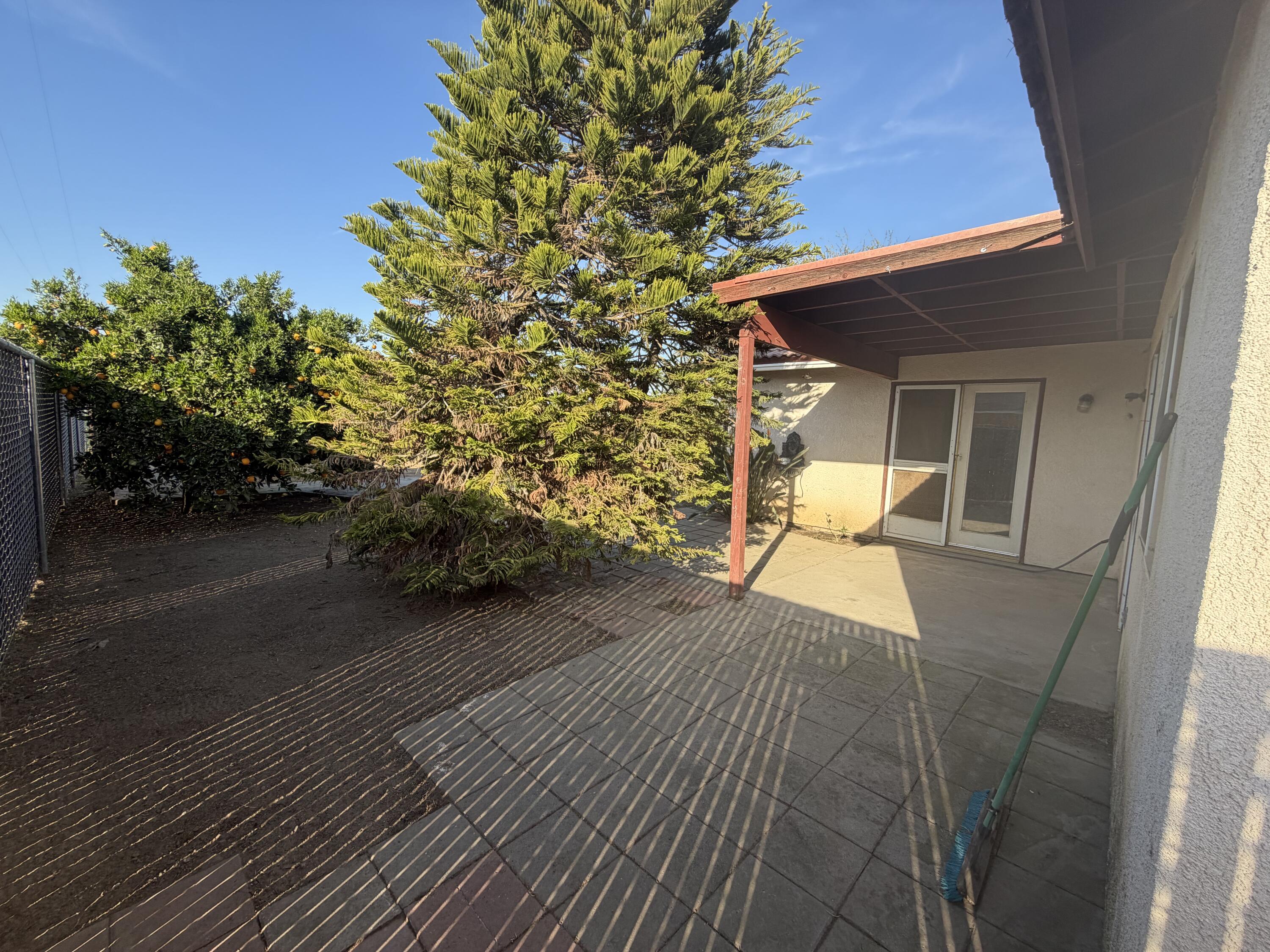 1364 W Date Ave, Porterville, CA 93257