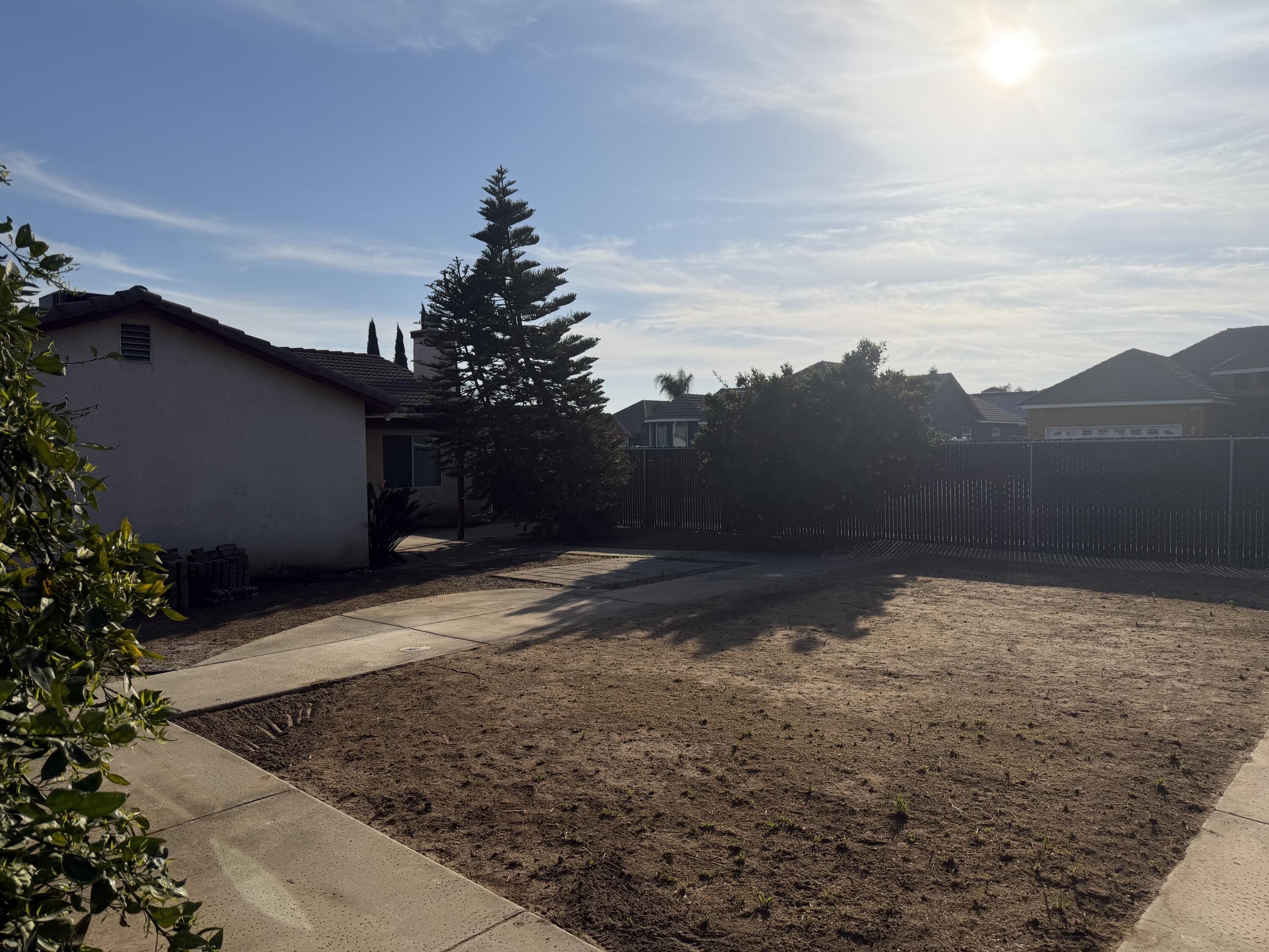 1364 W Date Ave, Porterville, CA 93257