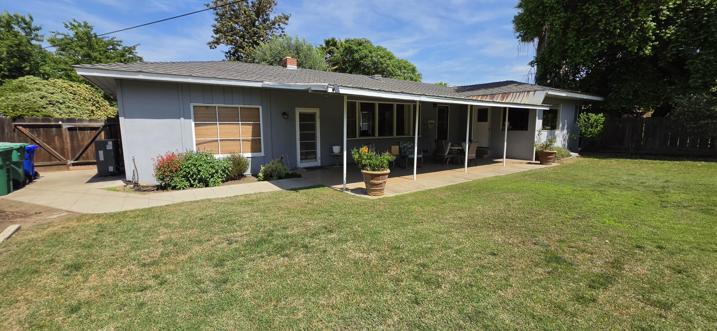 681 W Belleview Ave, Porterville, CA 93257