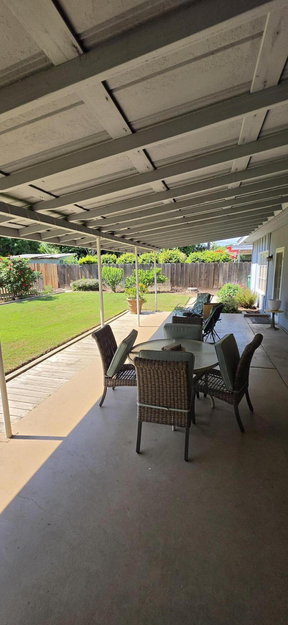 681 W Belleview Ave, Porterville, CA 93257