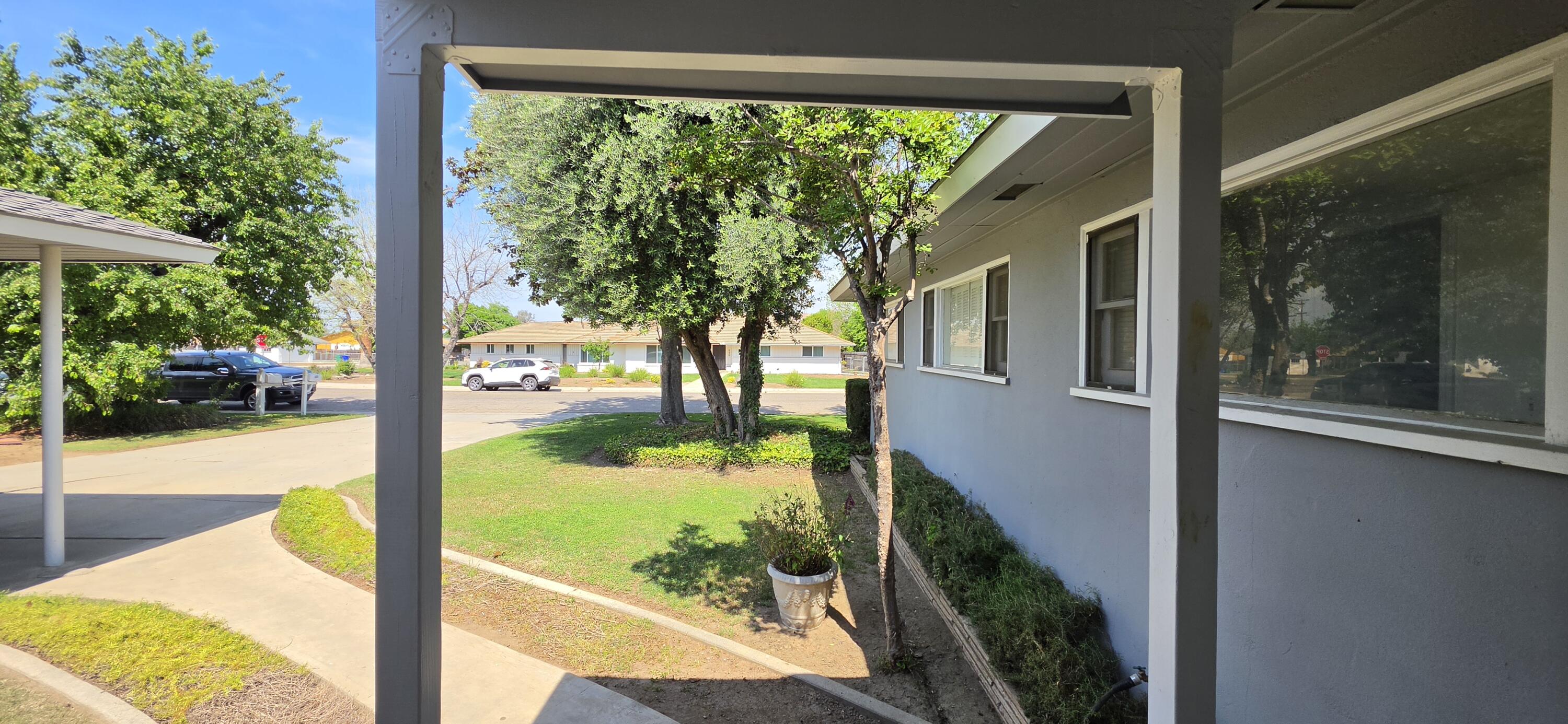 681 W Belleview Ave, Porterville, CA 93257