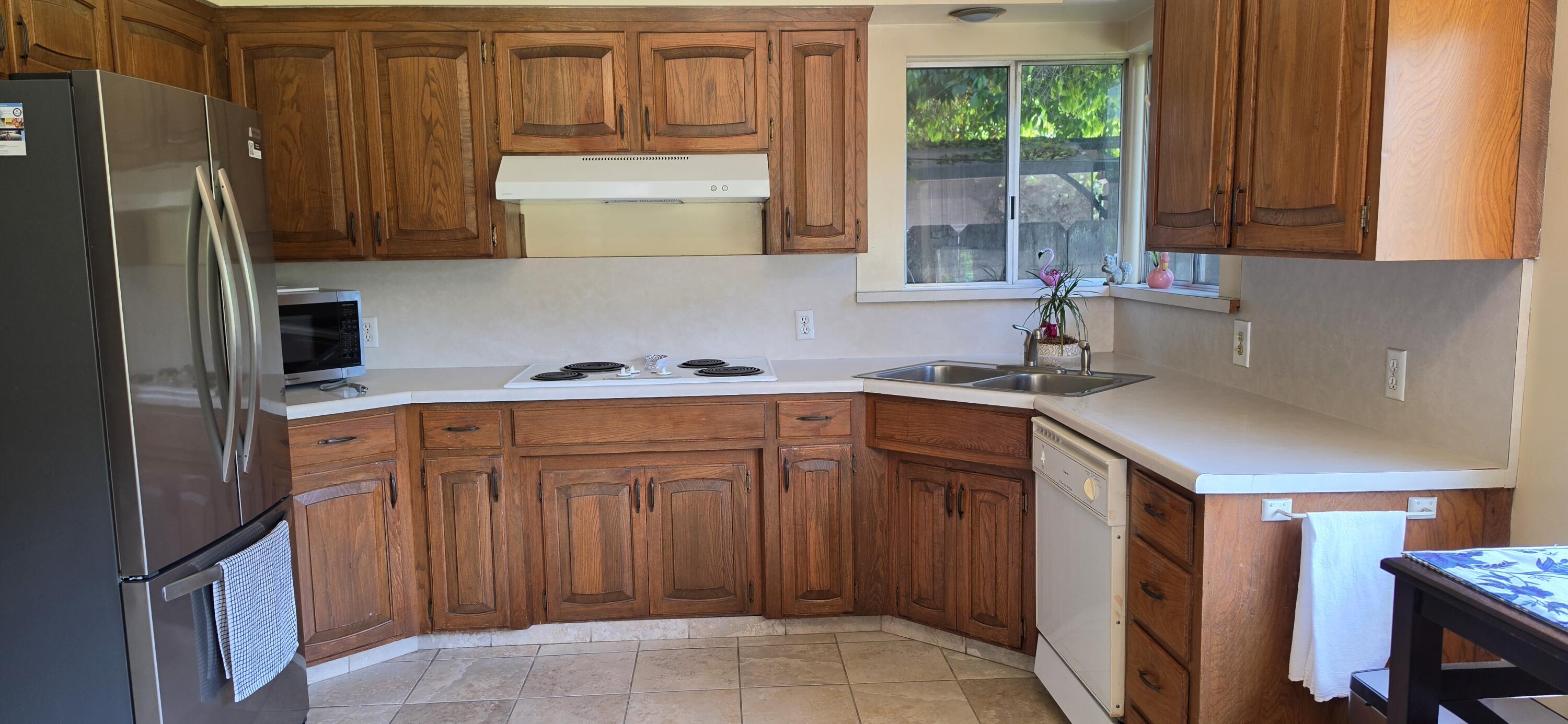 681 W Belleview Ave, Porterville, CA 93257