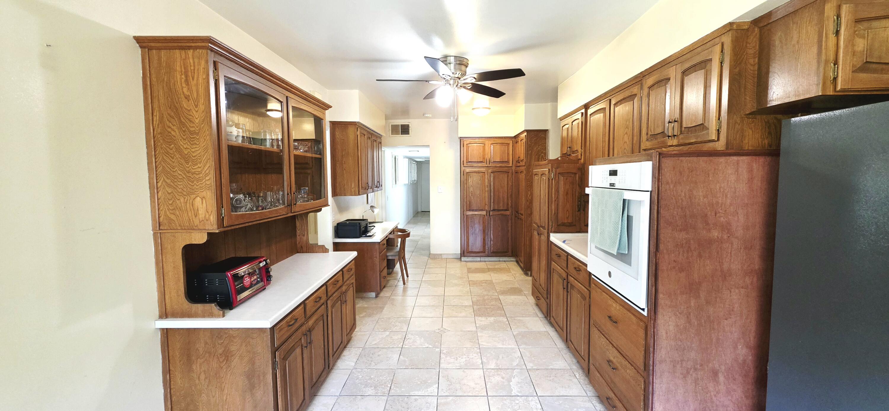 681 W Belleview Ave, Porterville, CA 93257