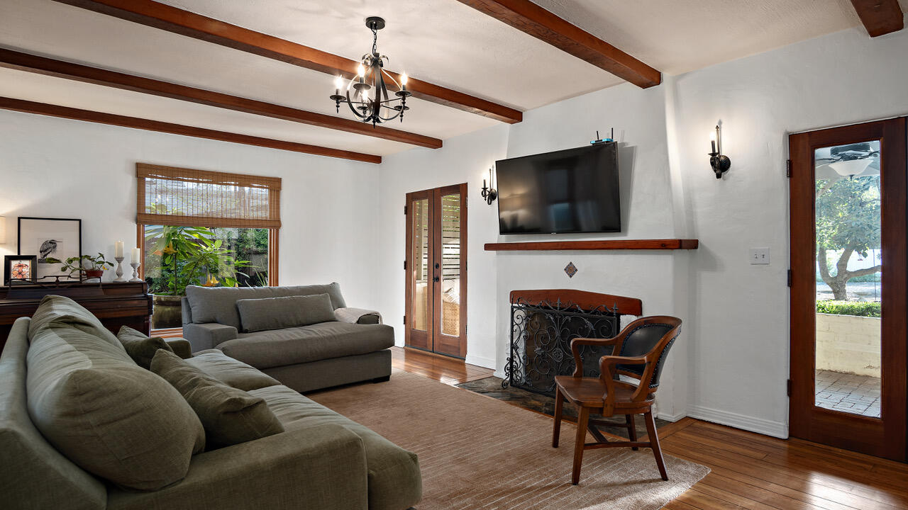 142 Carmelita St, Porterville, CA 93257