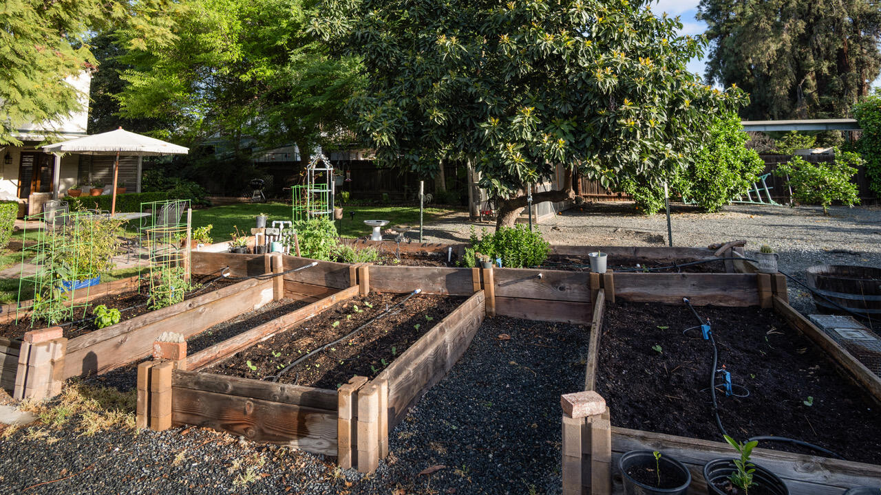 142 Carmelita St, Porterville, CA 93257