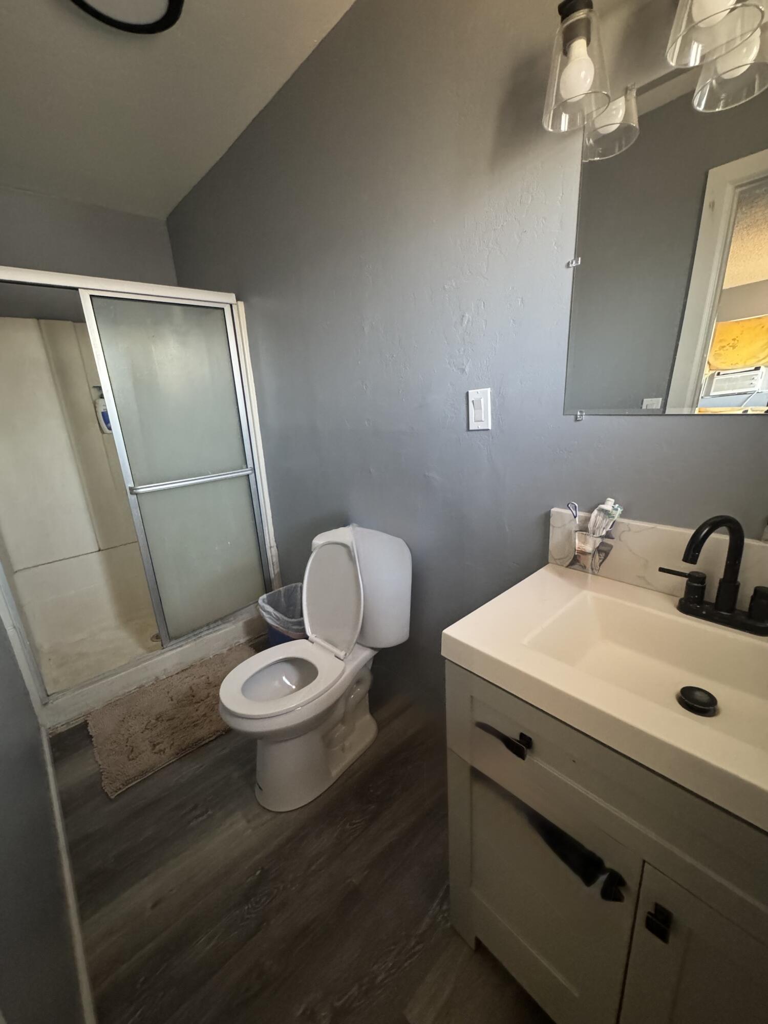 579 S Villa St, Porterville, CA 93257