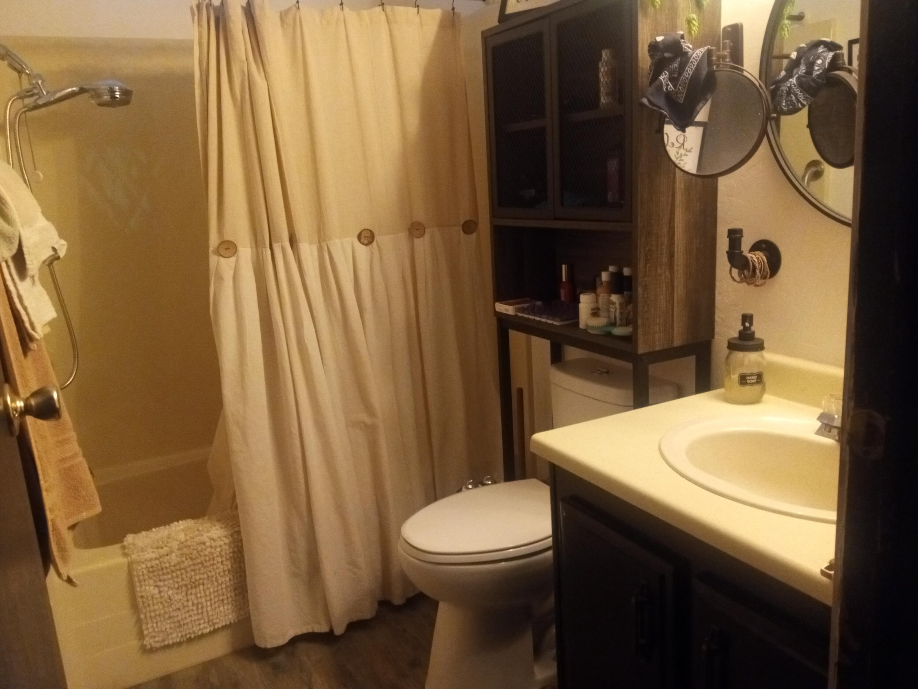 2400 W Midvalley Ave #S1, Visalia, CA 93277