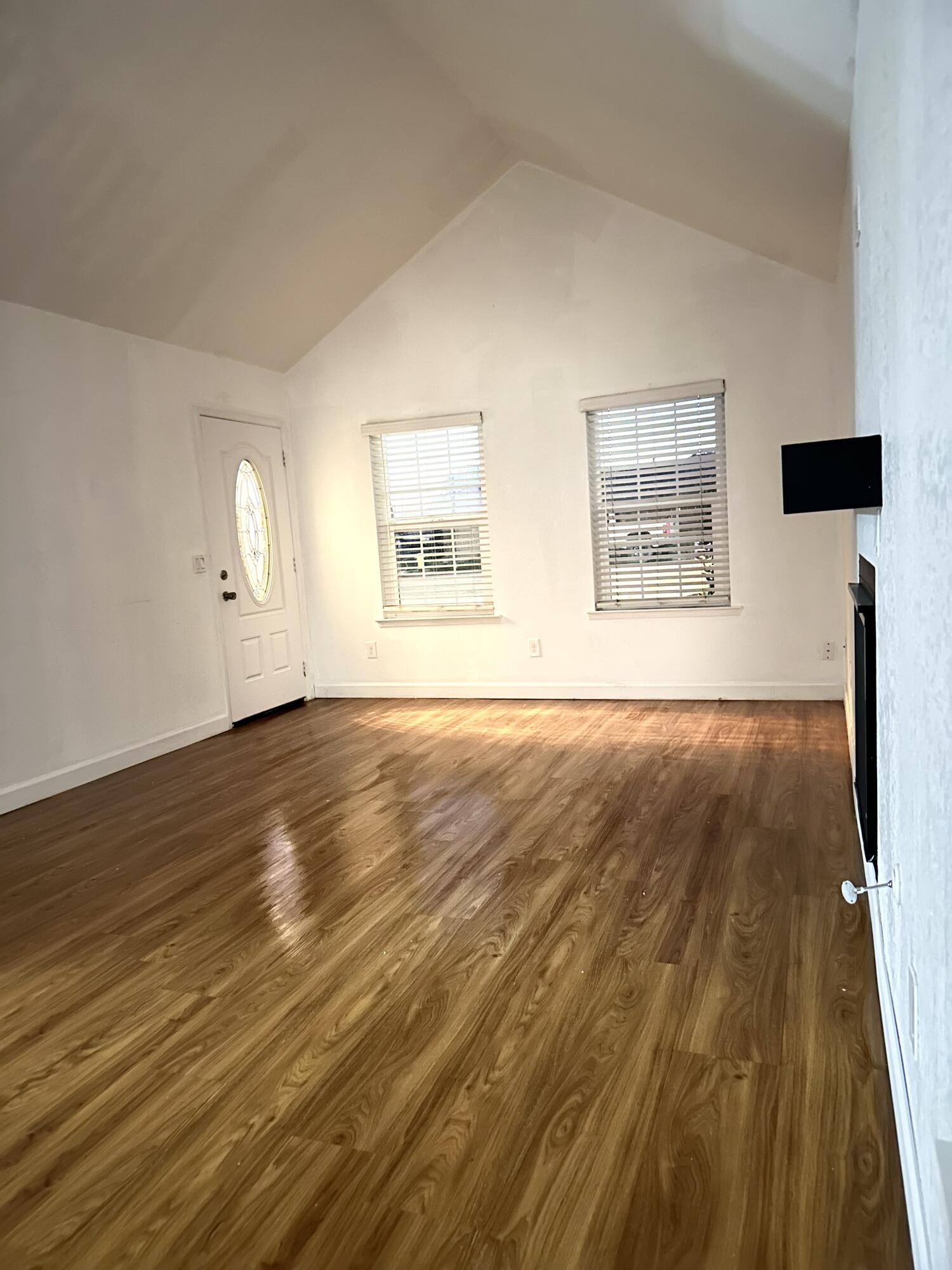 555 S Halcyon Rd, Arroyo Grande, CA 93420