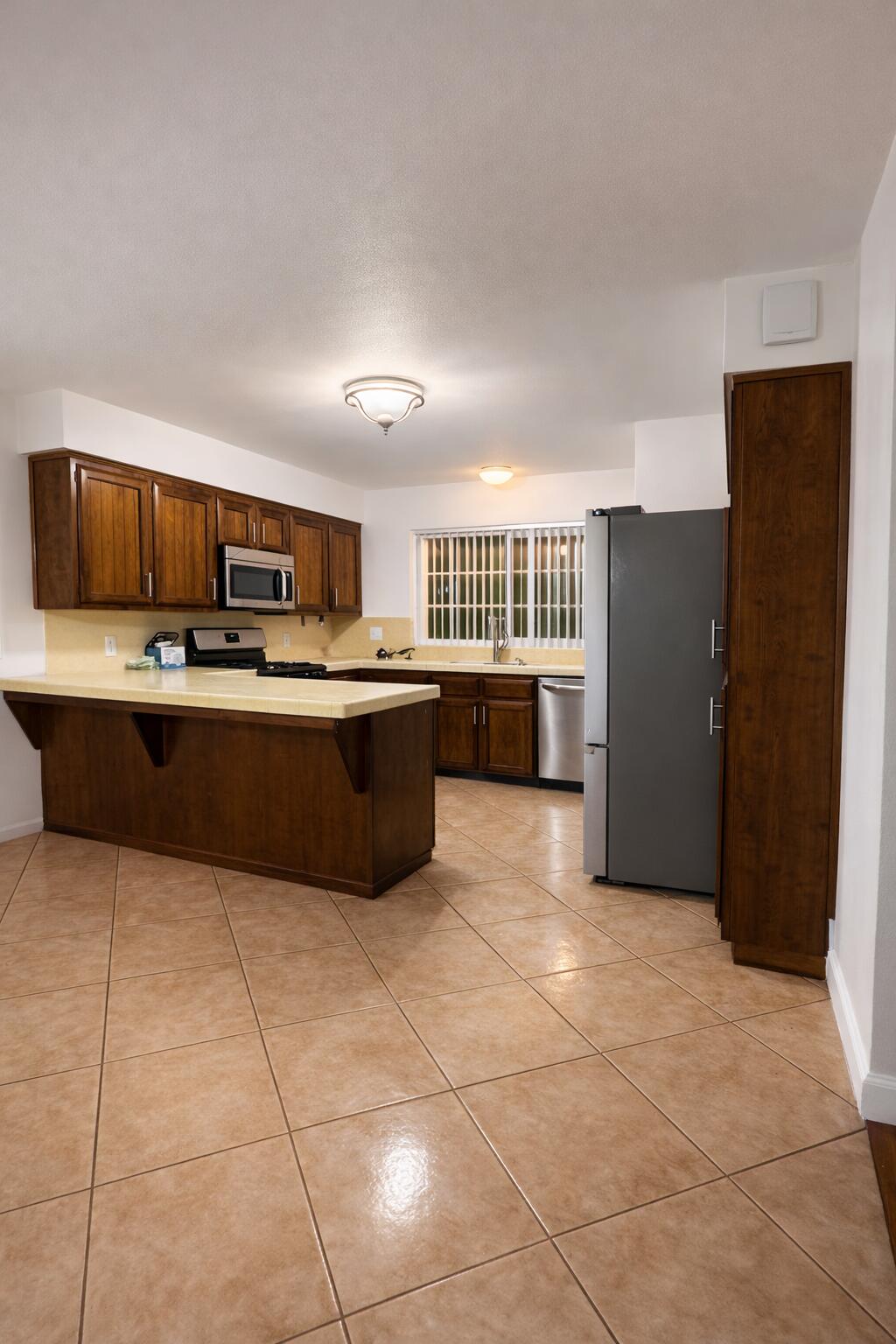 555 S Halcyon Rd, Arroyo Grande, CA 93420