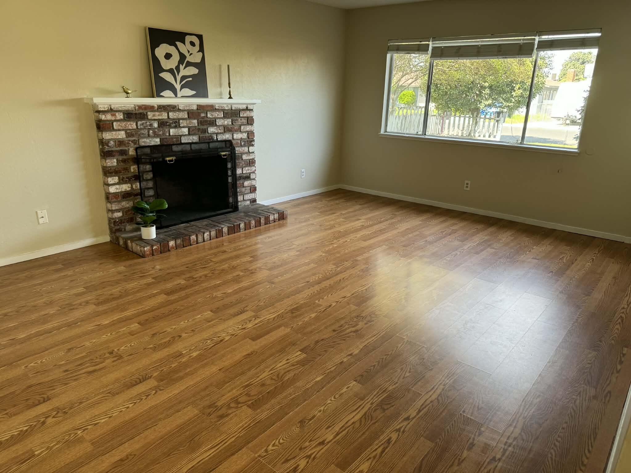 1511 W Sunnyside Ave, Visalia, CA 93277