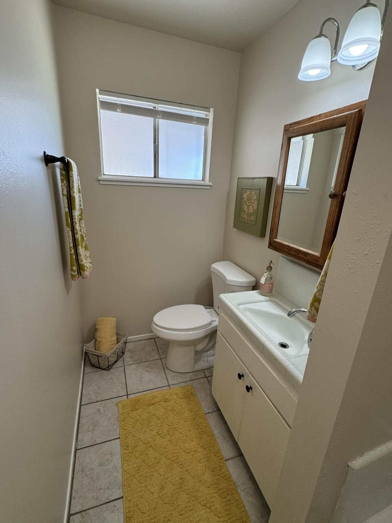 1511 W Sunnyside Ave, Visalia, CA 93277