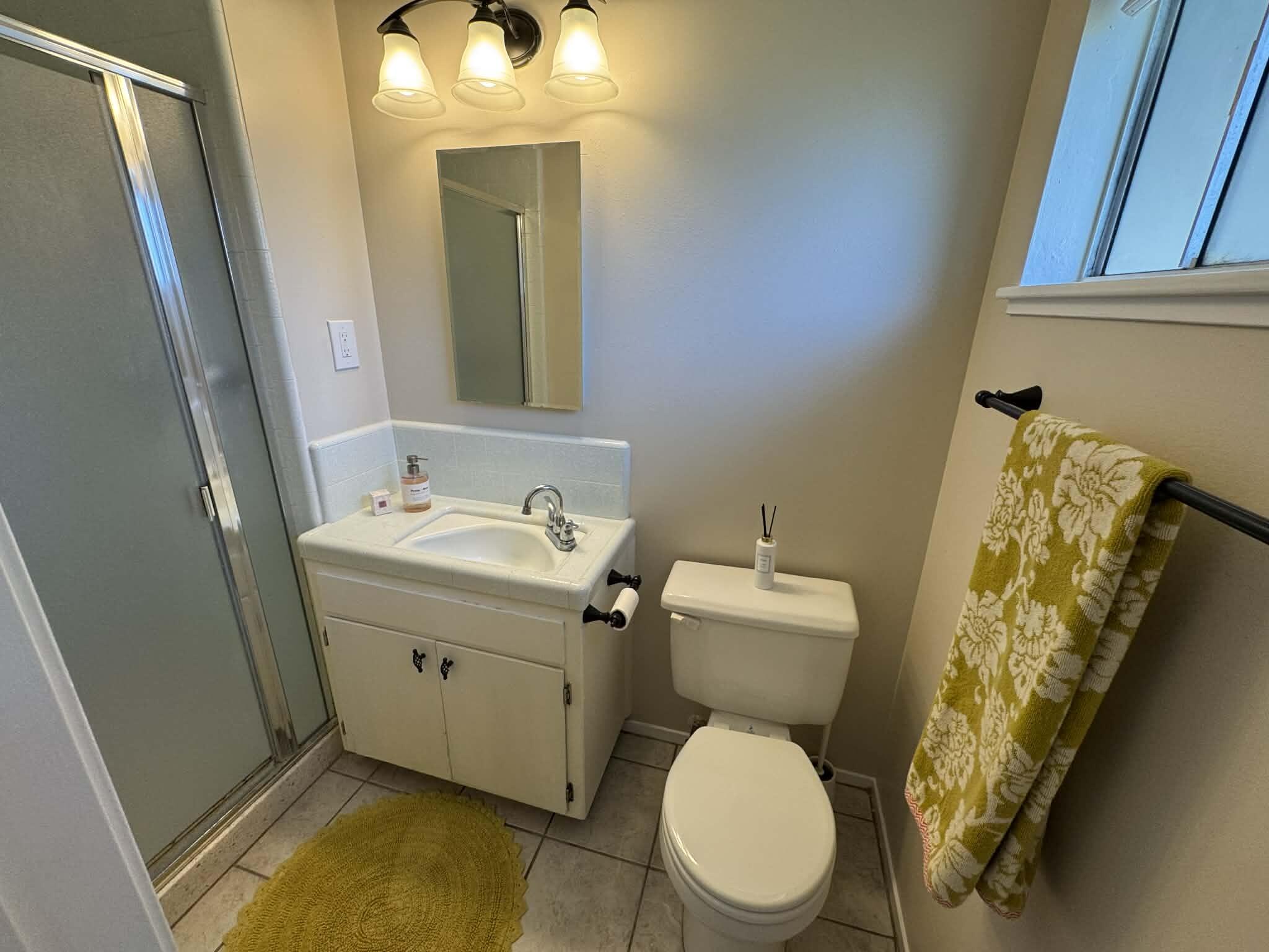 1511 W Sunnyside Ave, Visalia, CA 93277