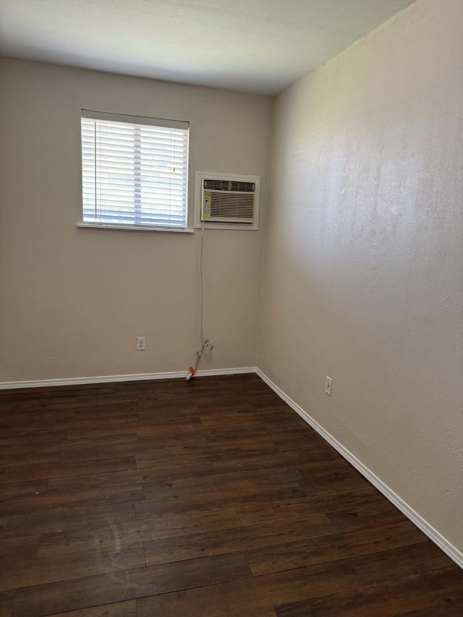 1511 W Sunnyside Ave, Visalia, CA 93277