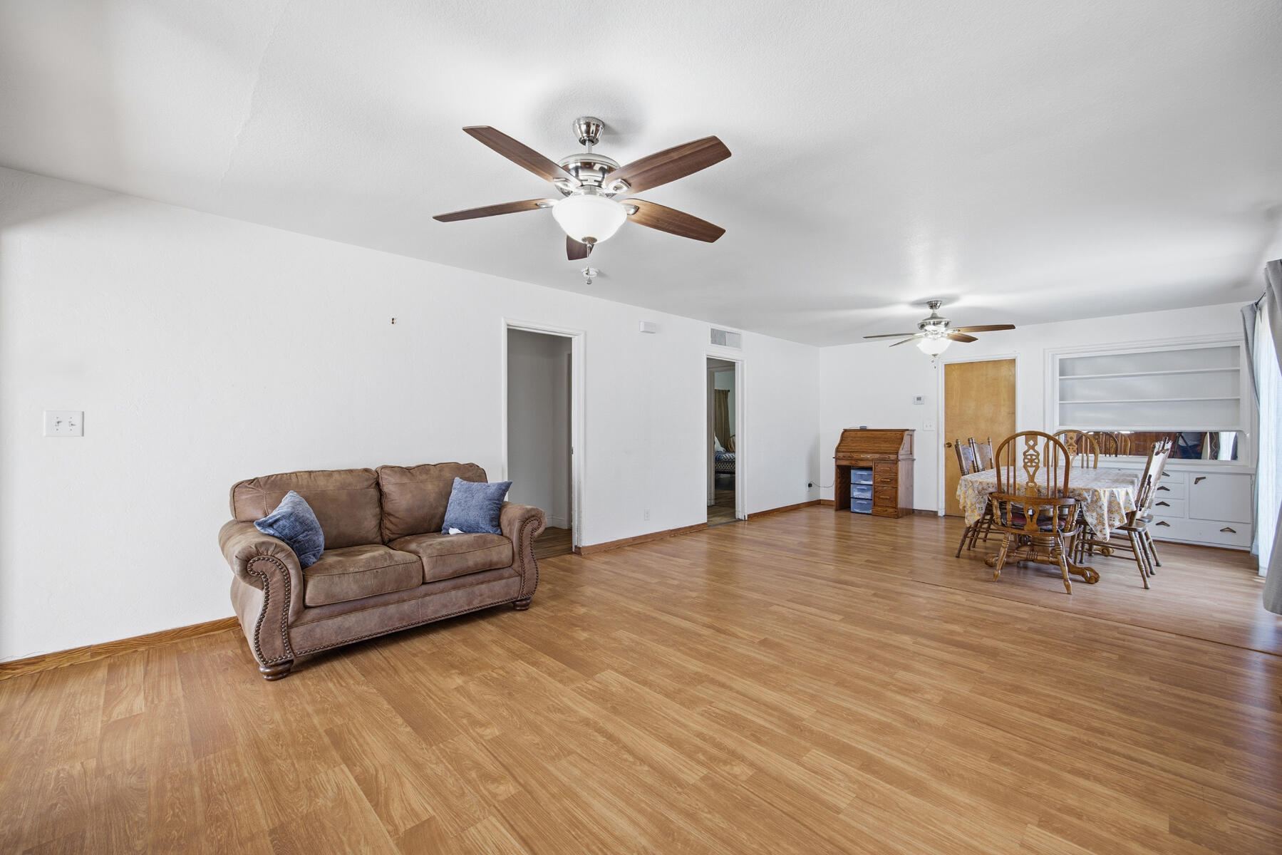 239 W Adelaide Way, Dinuba, CA 93618