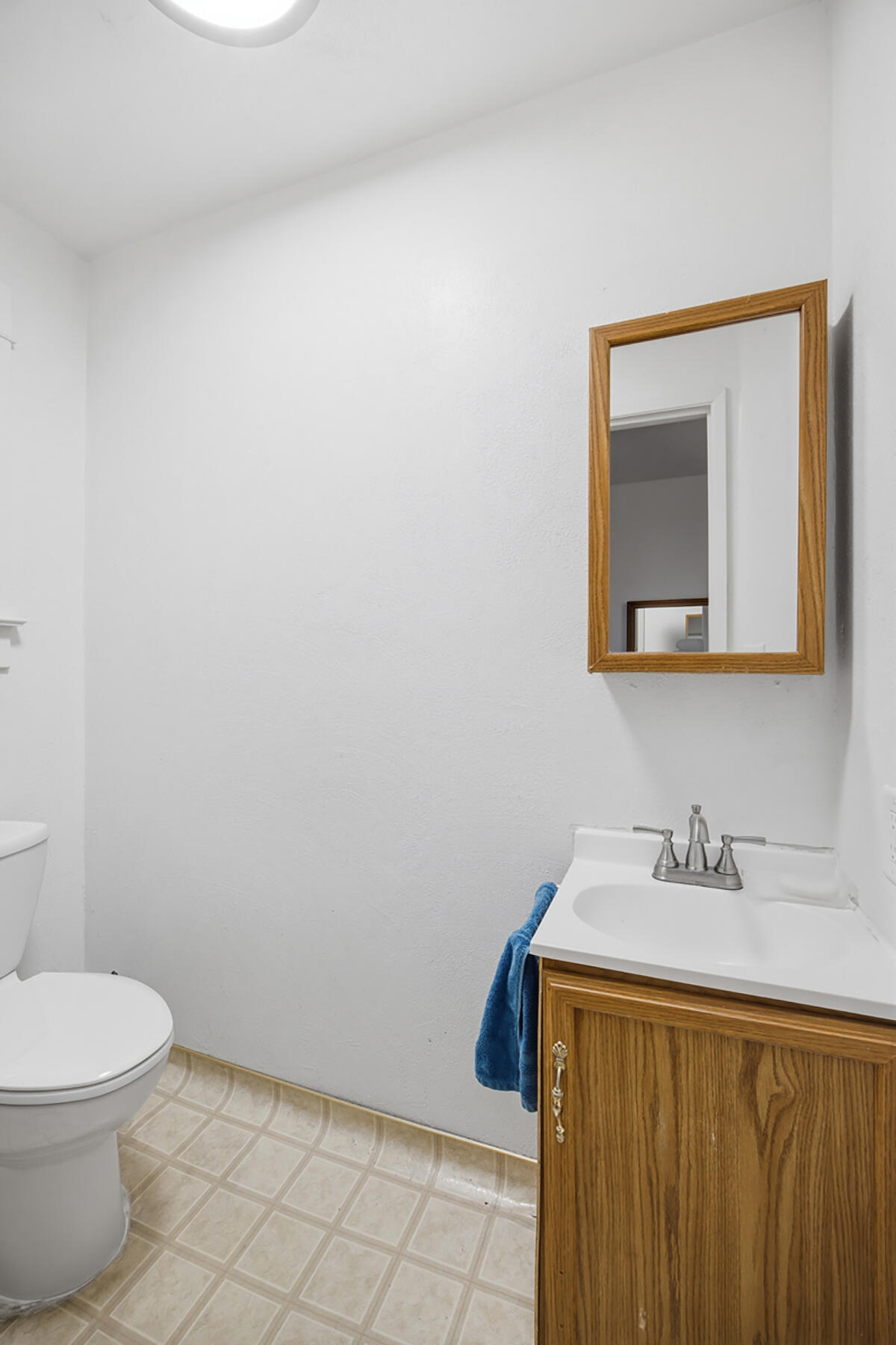 239 W Adelaide Way, Dinuba, CA 93618