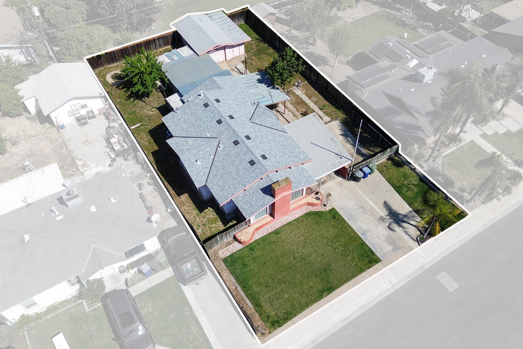 239 W Adelaide Way, Dinuba, CA 93618