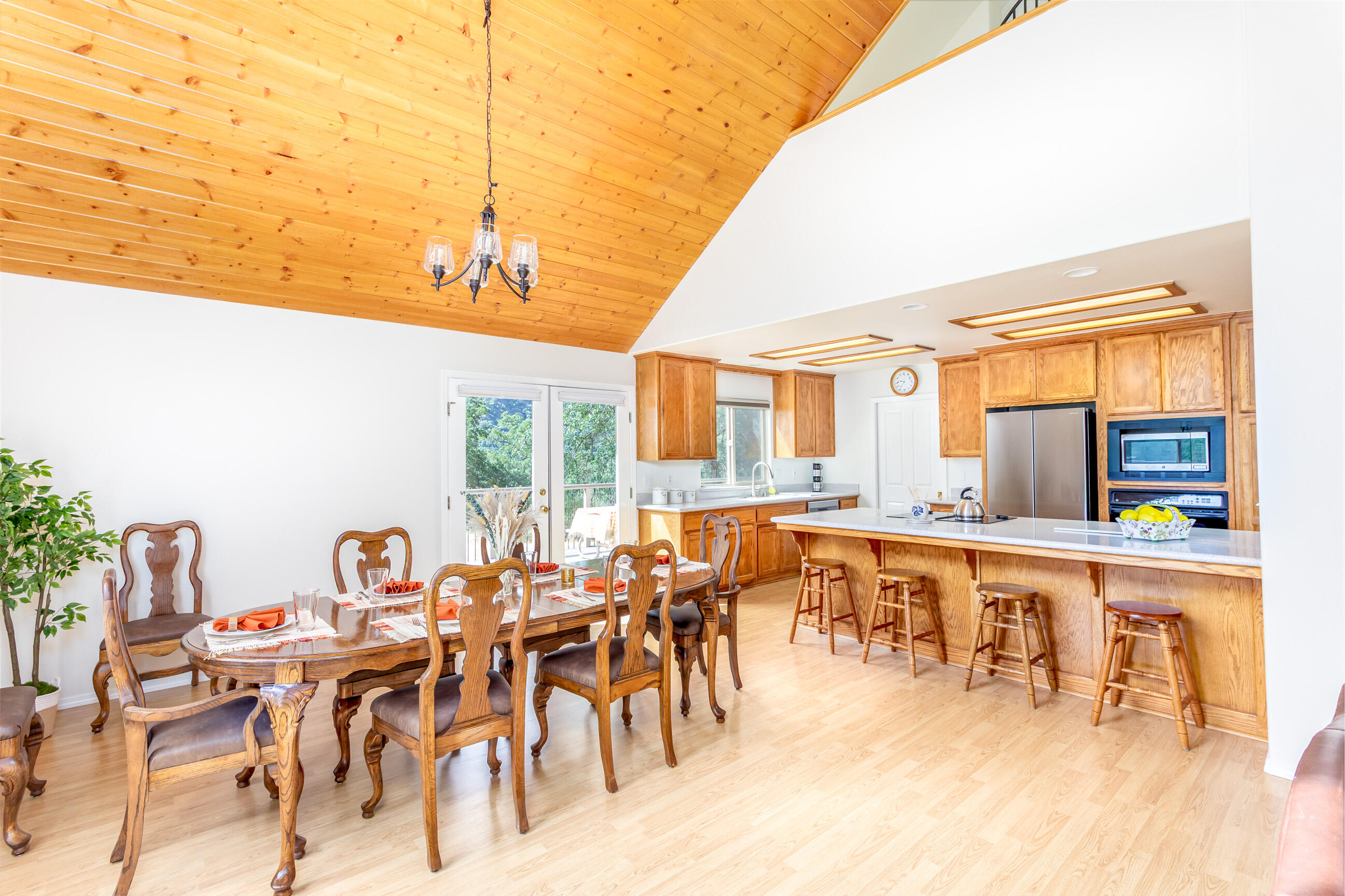 46798 Sequoia Ct, Three Rivers, CA 93271