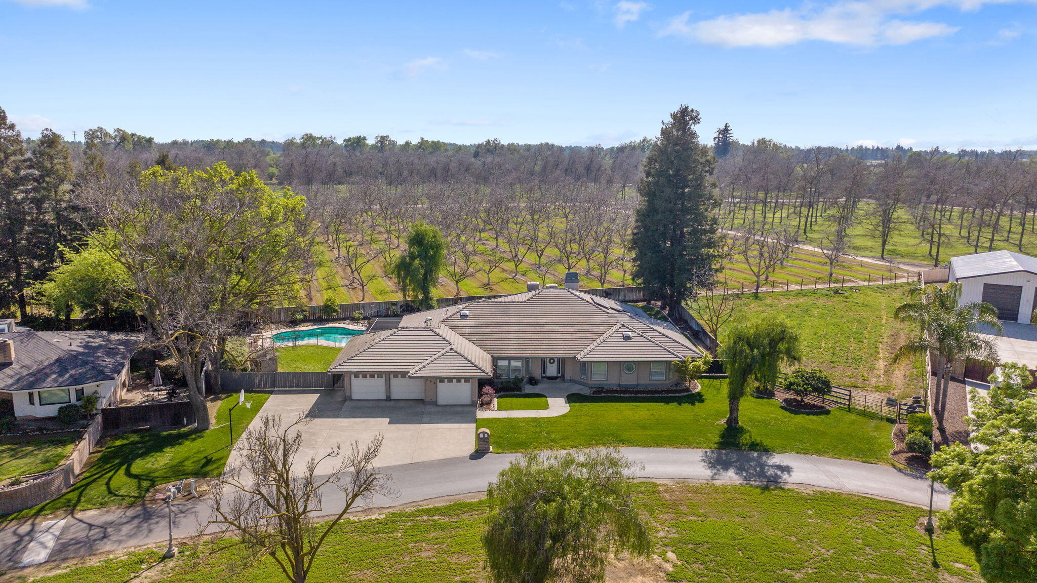 703 N Shirk Rd, Visalia, CA 93291