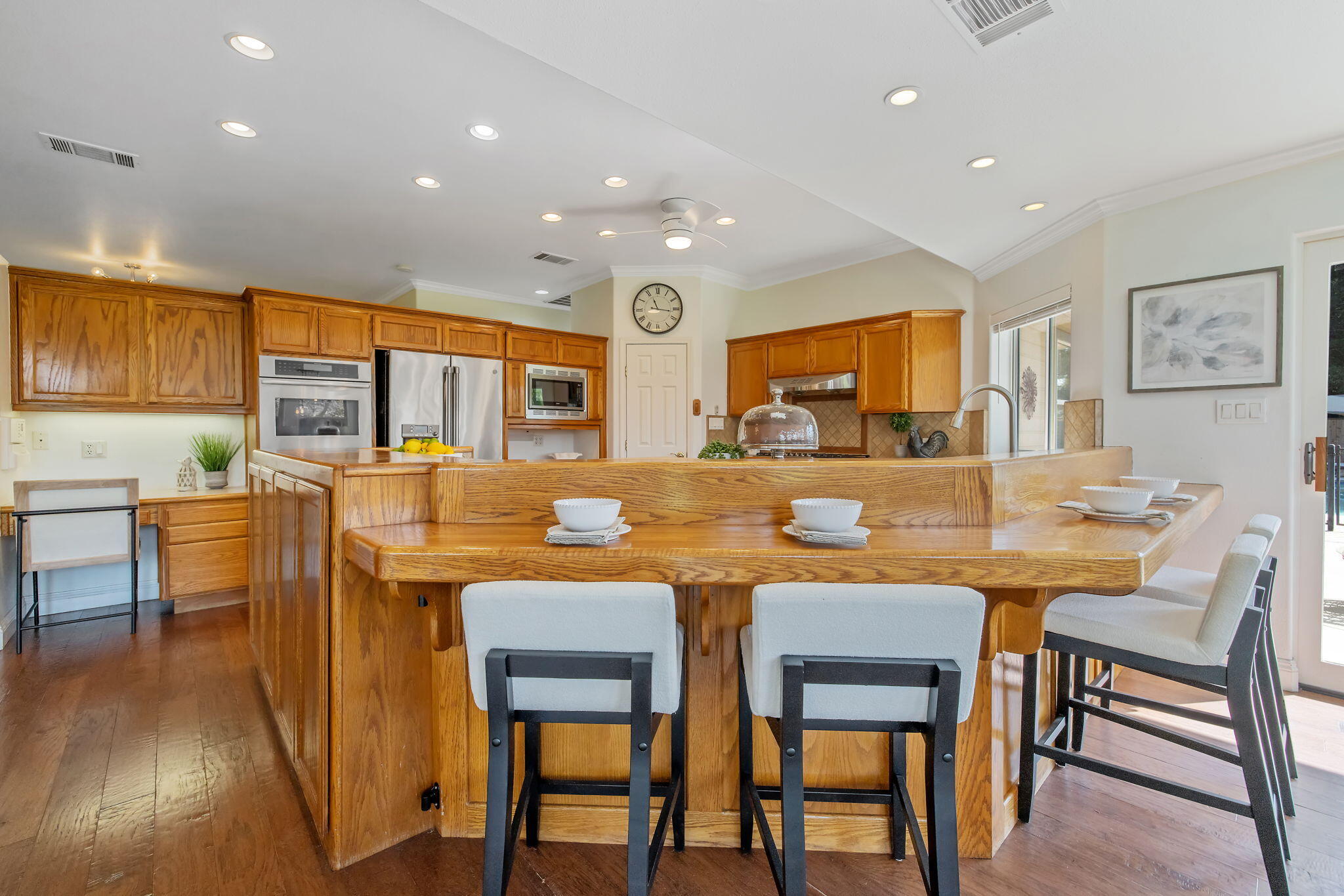 703 N Shirk Rd, Visalia, CA 93291