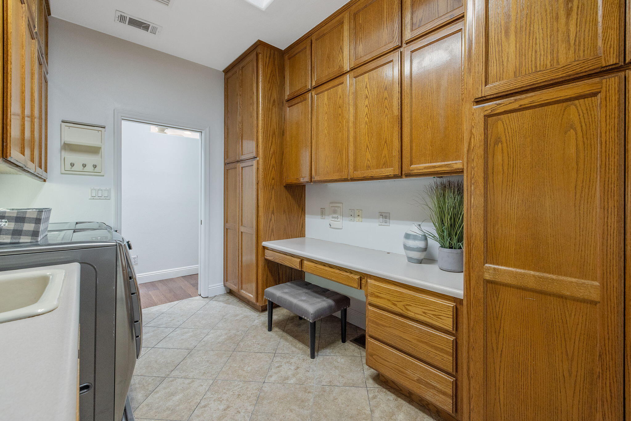 703 N Shirk Rd, Visalia, CA 93291