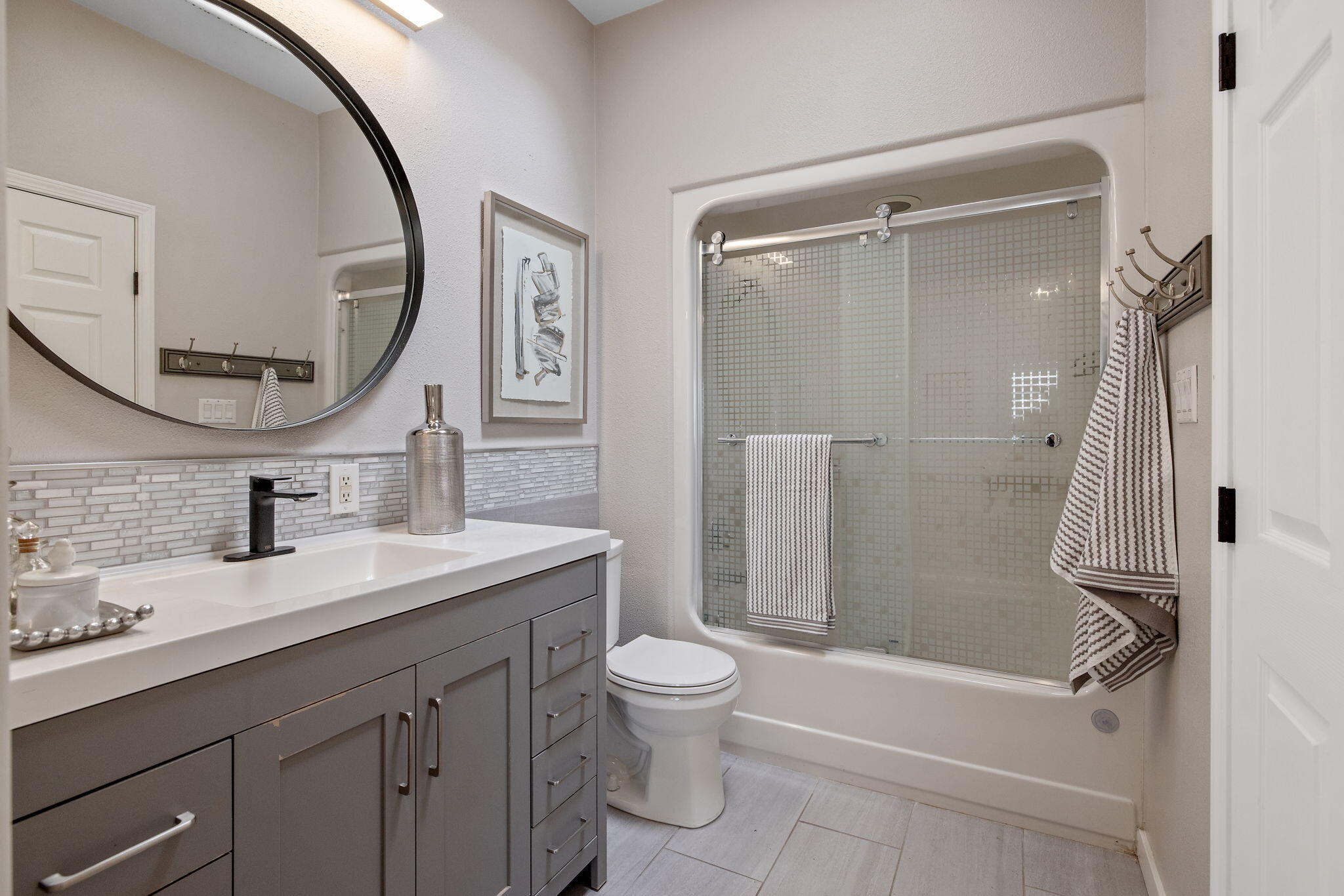 703 N Shirk Rd, Visalia, CA 93291