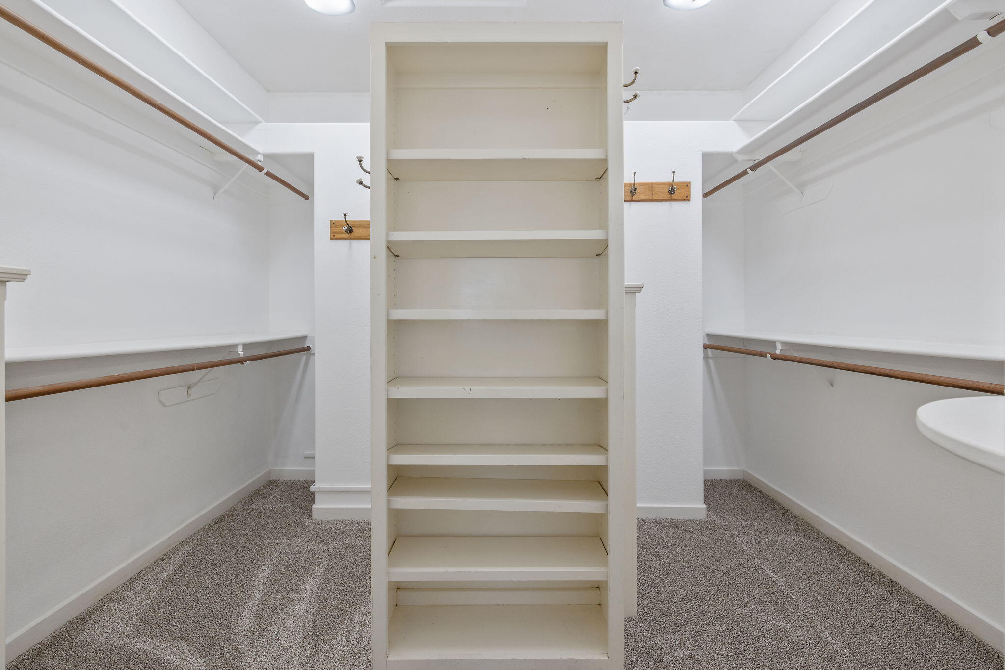 703 N Shirk Rd, Visalia, CA 93291