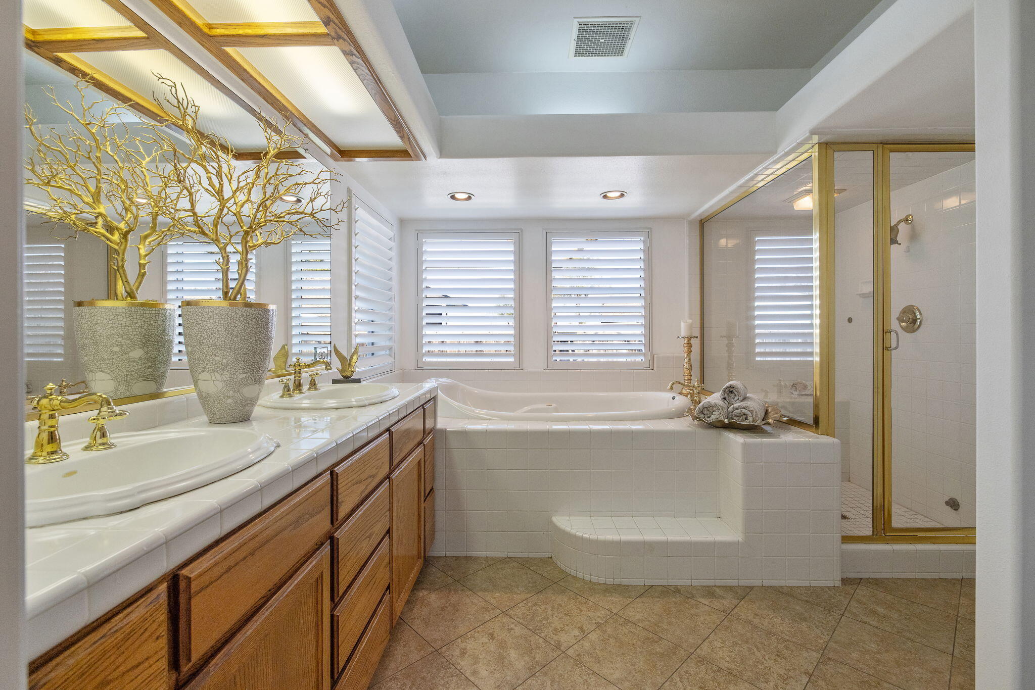 703 N Shirk Rd, Visalia, CA 93291