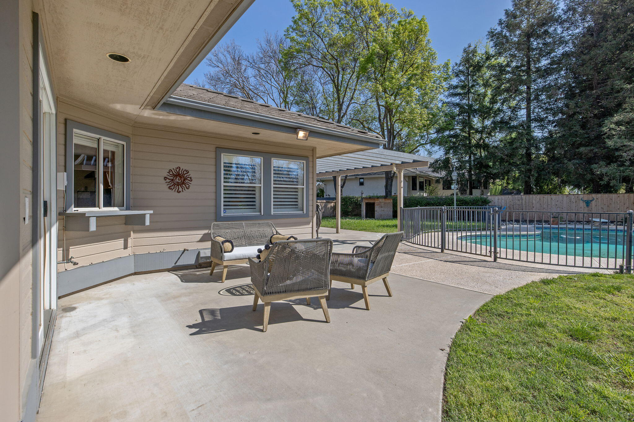 703 N Shirk Rd, Visalia, CA 93291