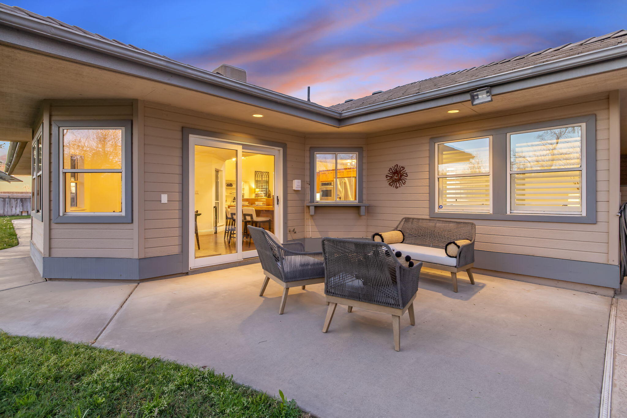 703 N Shirk Rd, Visalia, CA 93291