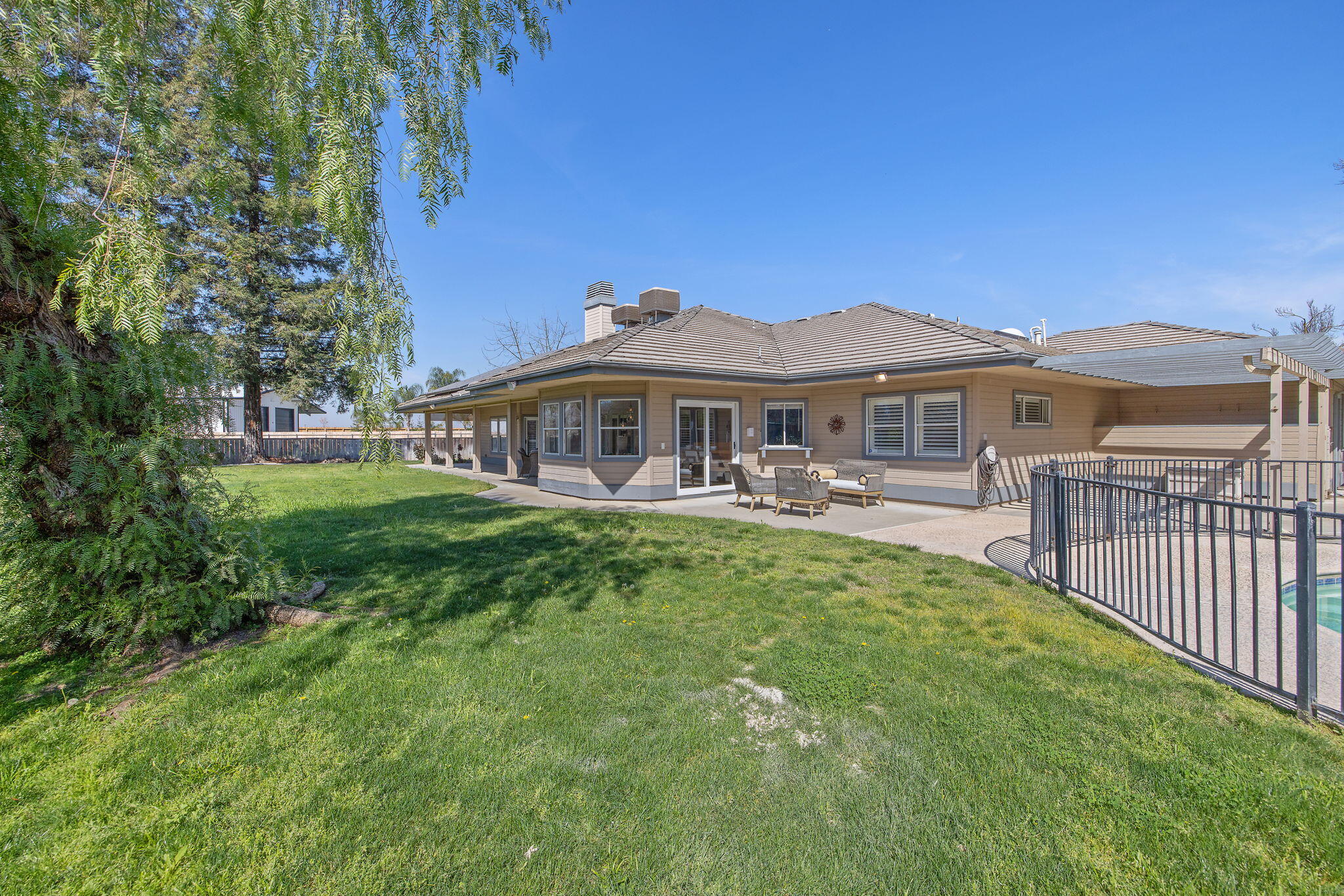 703 N Shirk Rd, Visalia, CA 93291