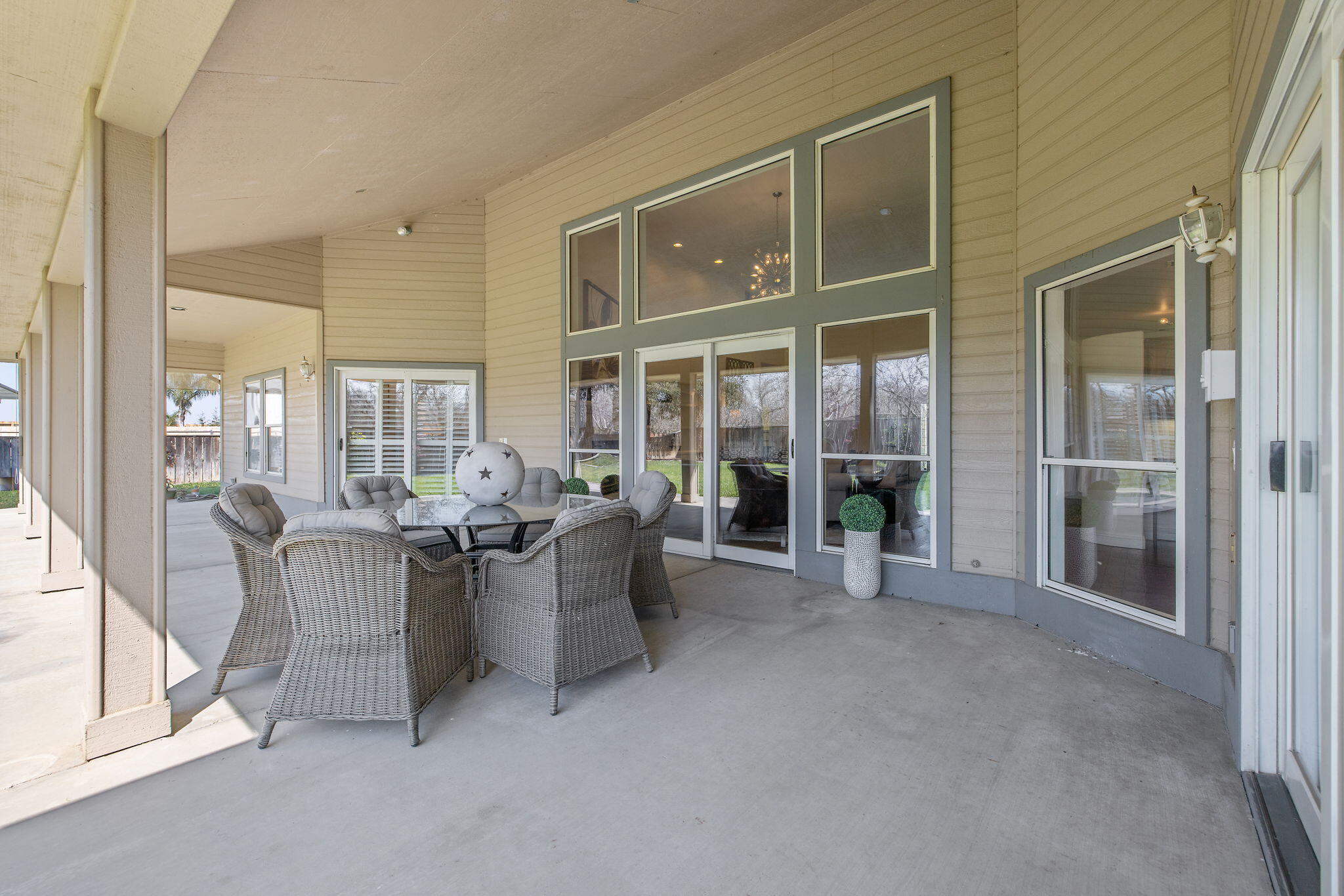 703 N Shirk Rd, Visalia, CA 93291