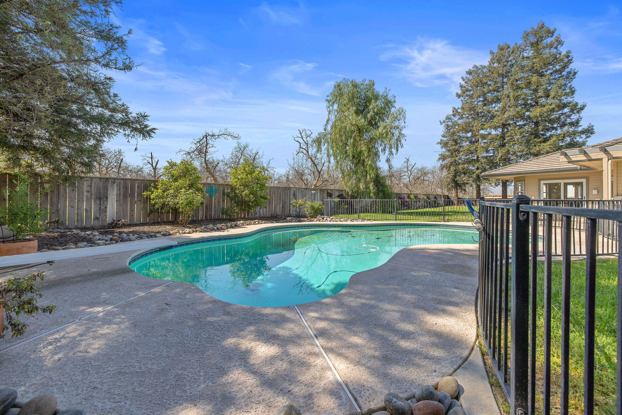 703 N Shirk Rd, Visalia, CA 93291