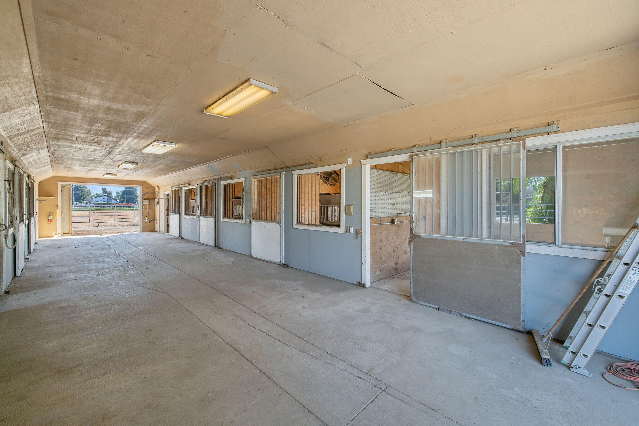 703 N Shirk Rd, Visalia, CA 93291