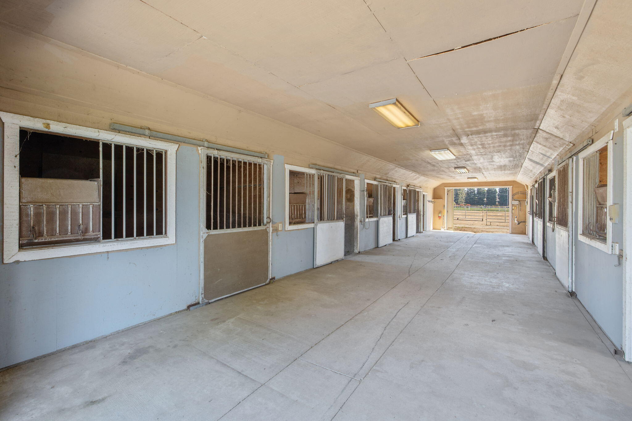 703 N Shirk Rd, Visalia, CA 93291