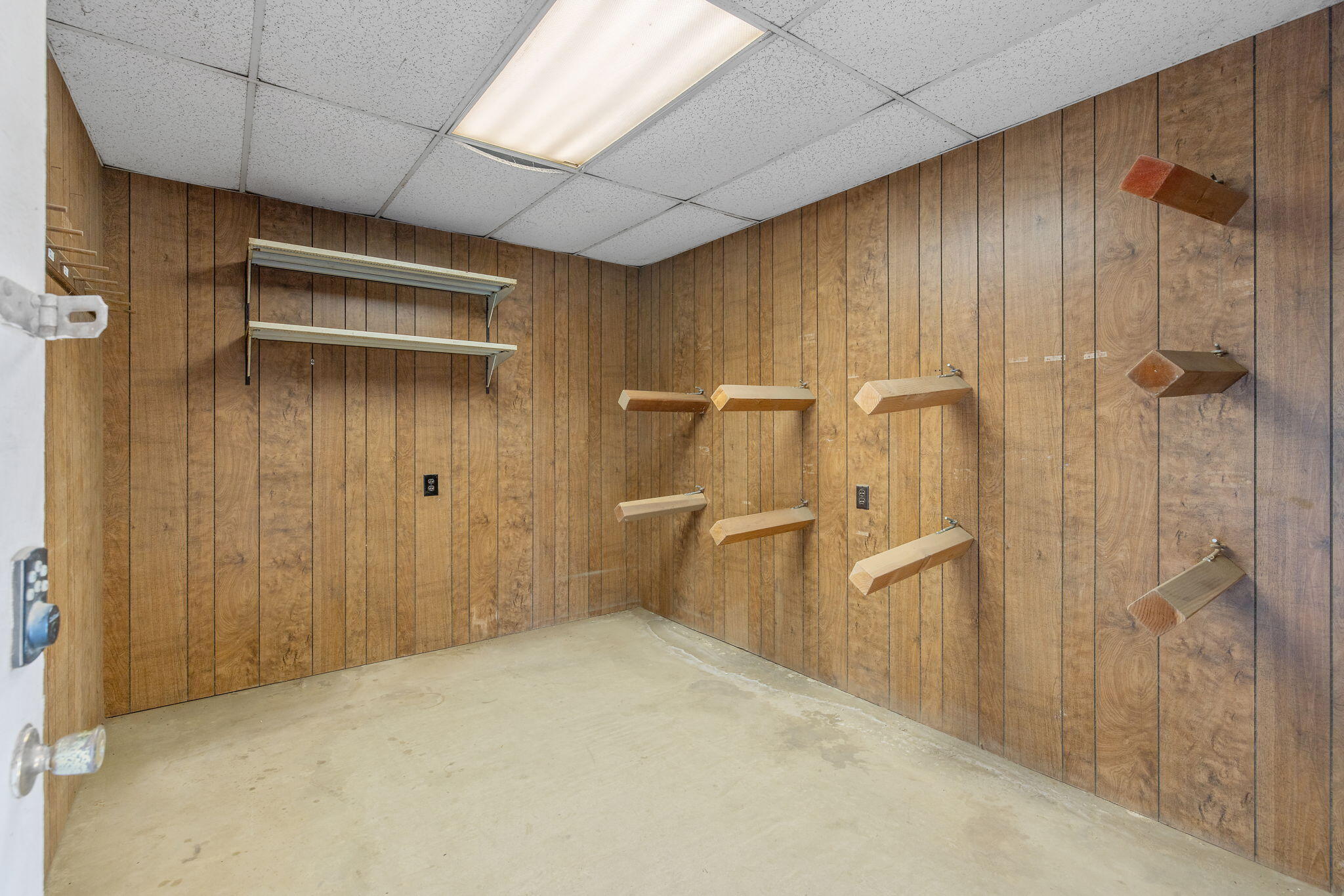 703 N Shirk Rd, Visalia, CA 93291