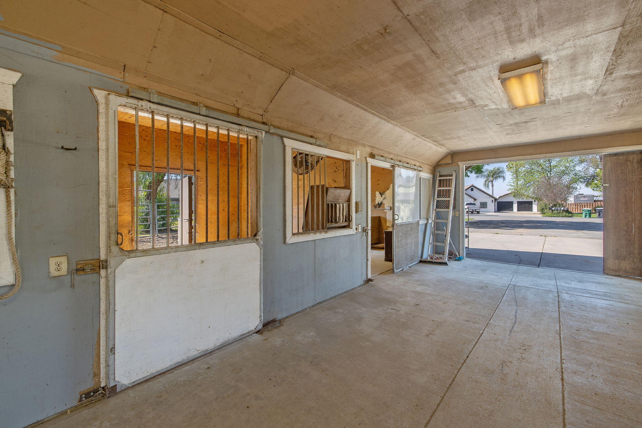 703 N Shirk Rd, Visalia, CA 93291