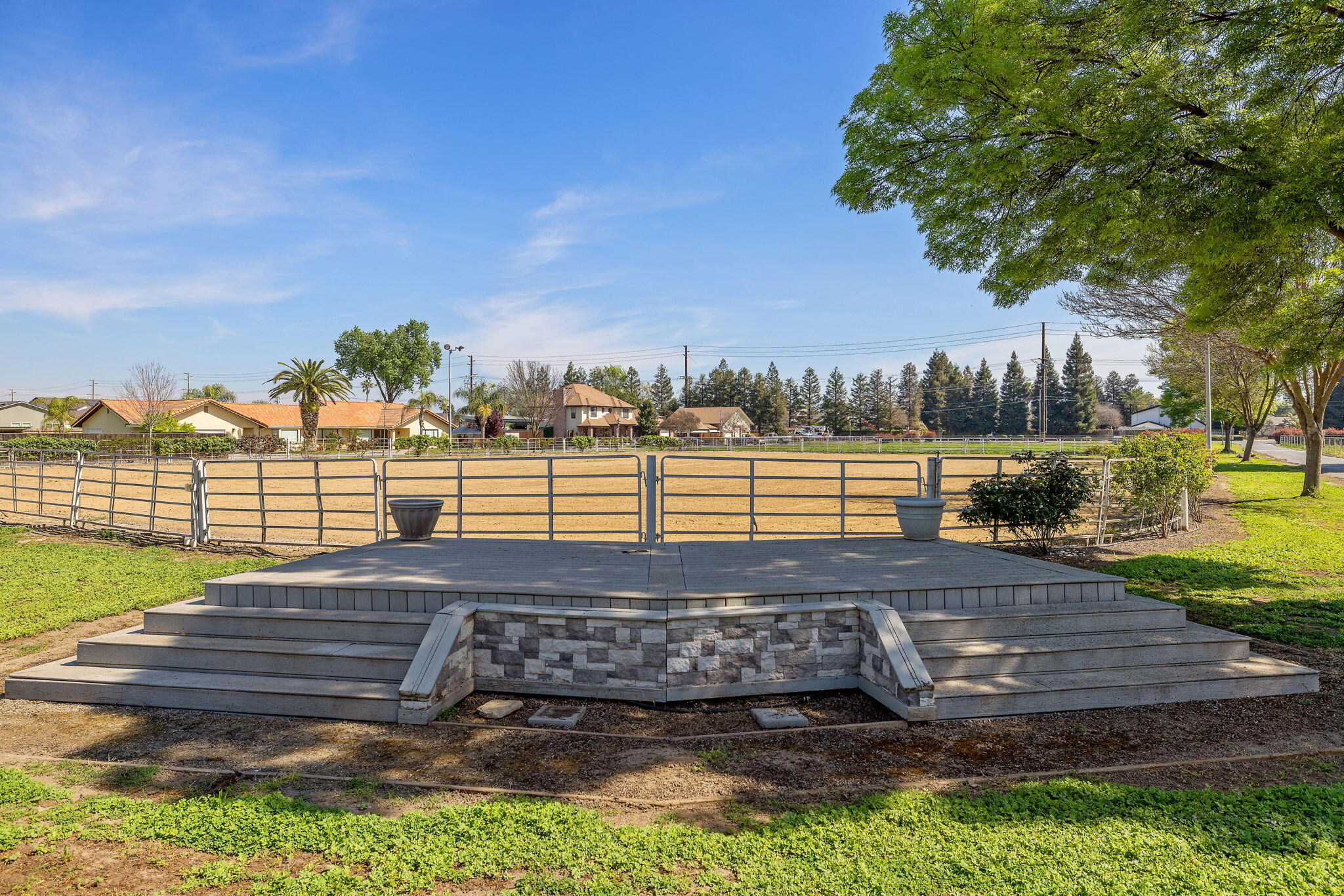 703 N Shirk Rd, Visalia, CA 93291