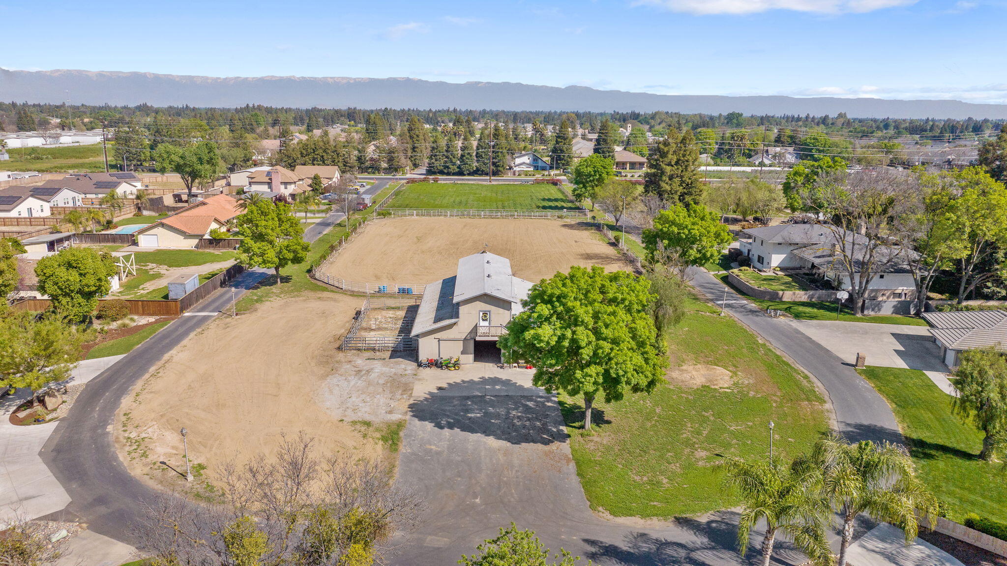 703 N Shirk Rd, Visalia, CA 93291