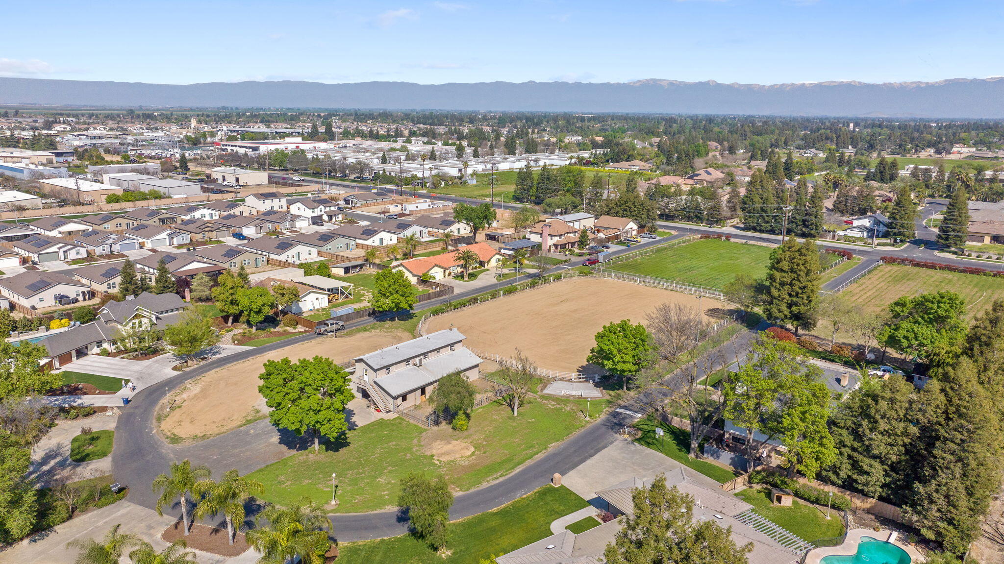 703 N Shirk Rd, Visalia, CA 93291