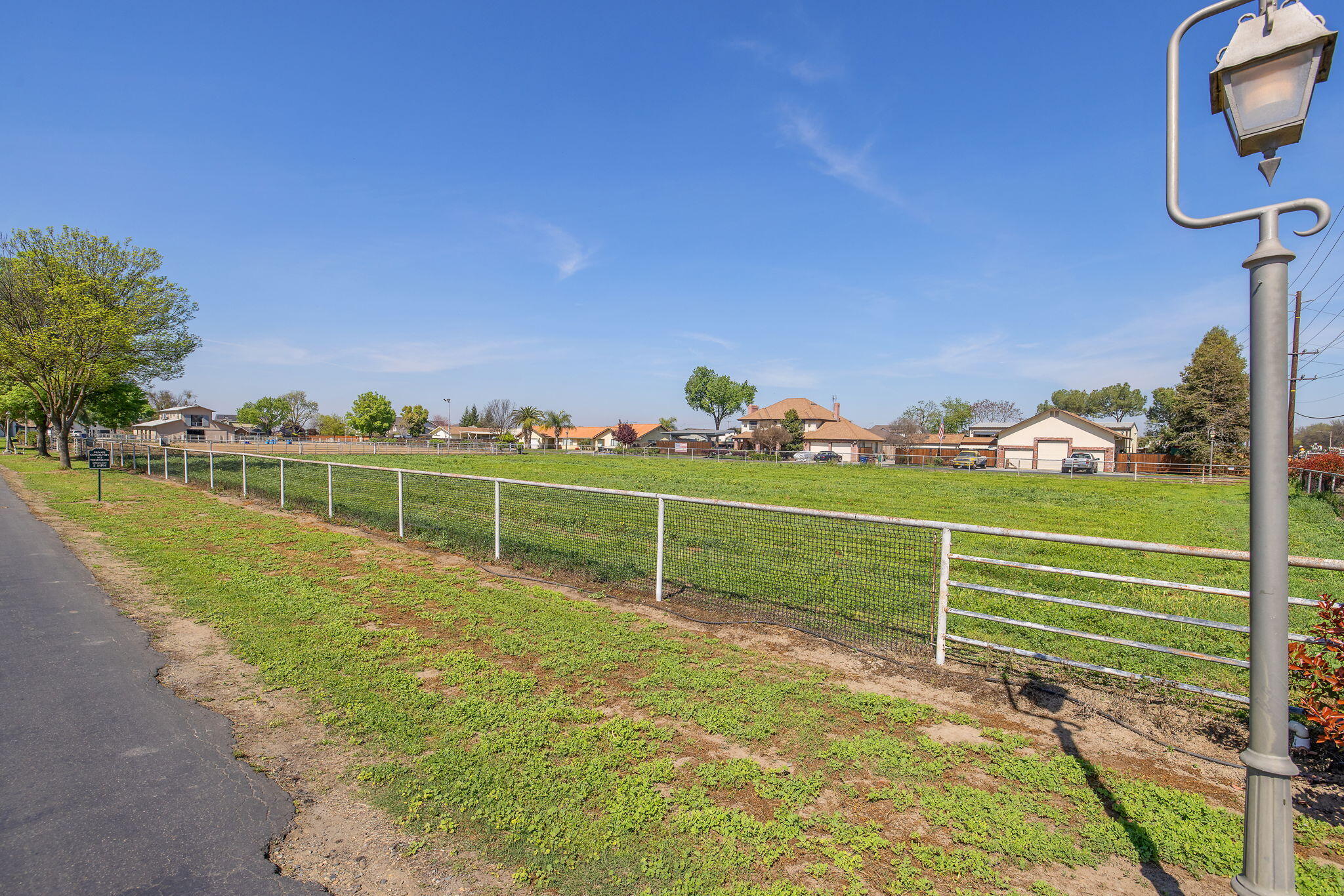 703 N Shirk Rd, Visalia, CA 93291