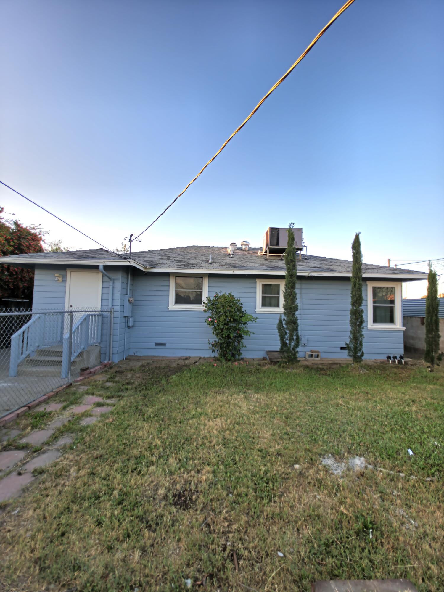 1735 E Princeton Ave, Fresno, CA 93703