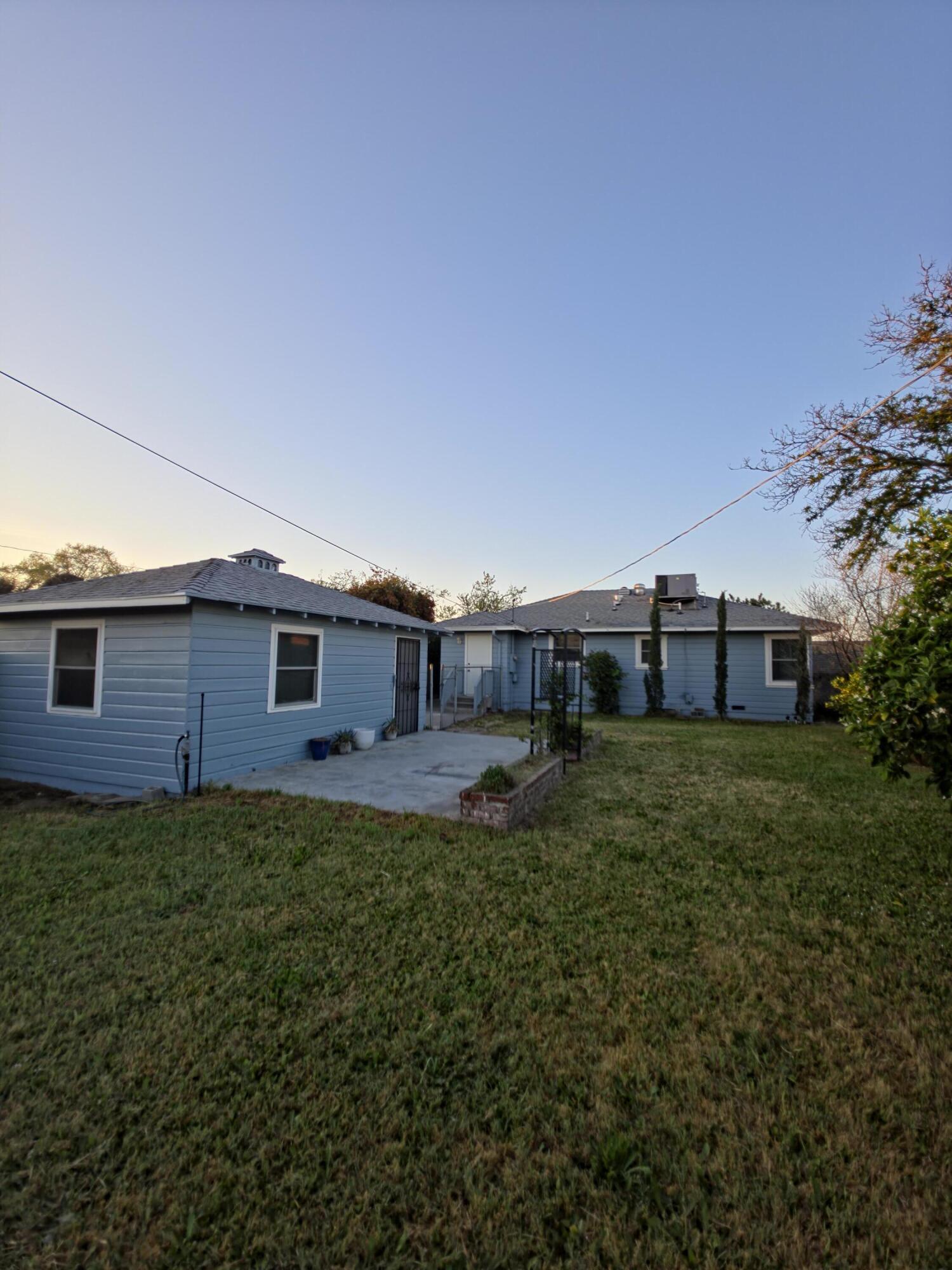 1735 E Princeton Ave, Fresno, CA 93703