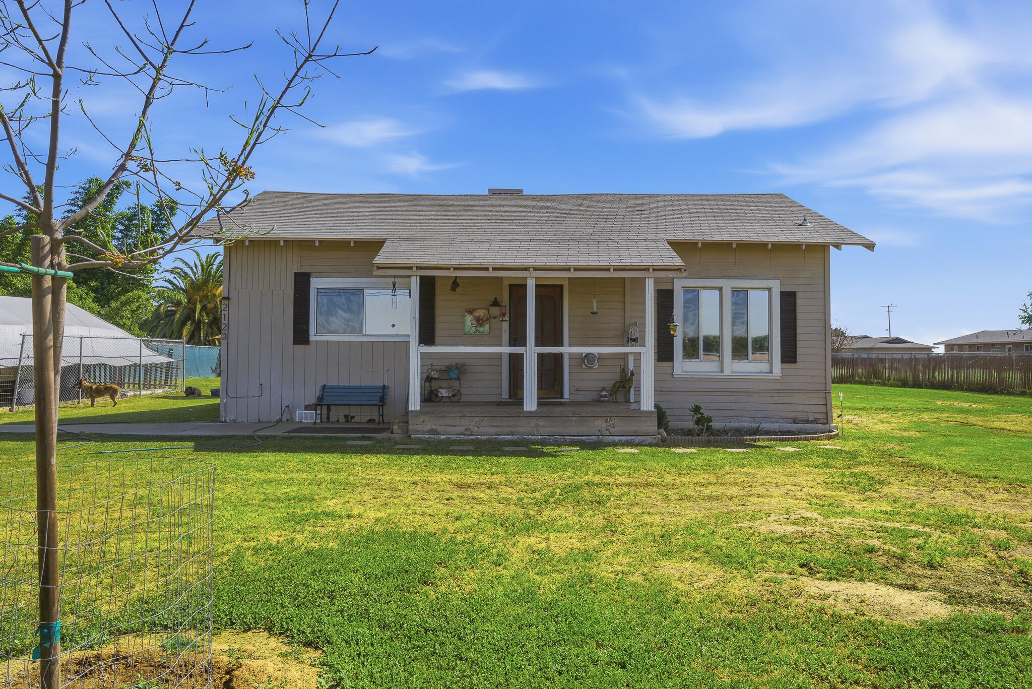 2120 S Kaweah Ave, Exeter, CA 93221