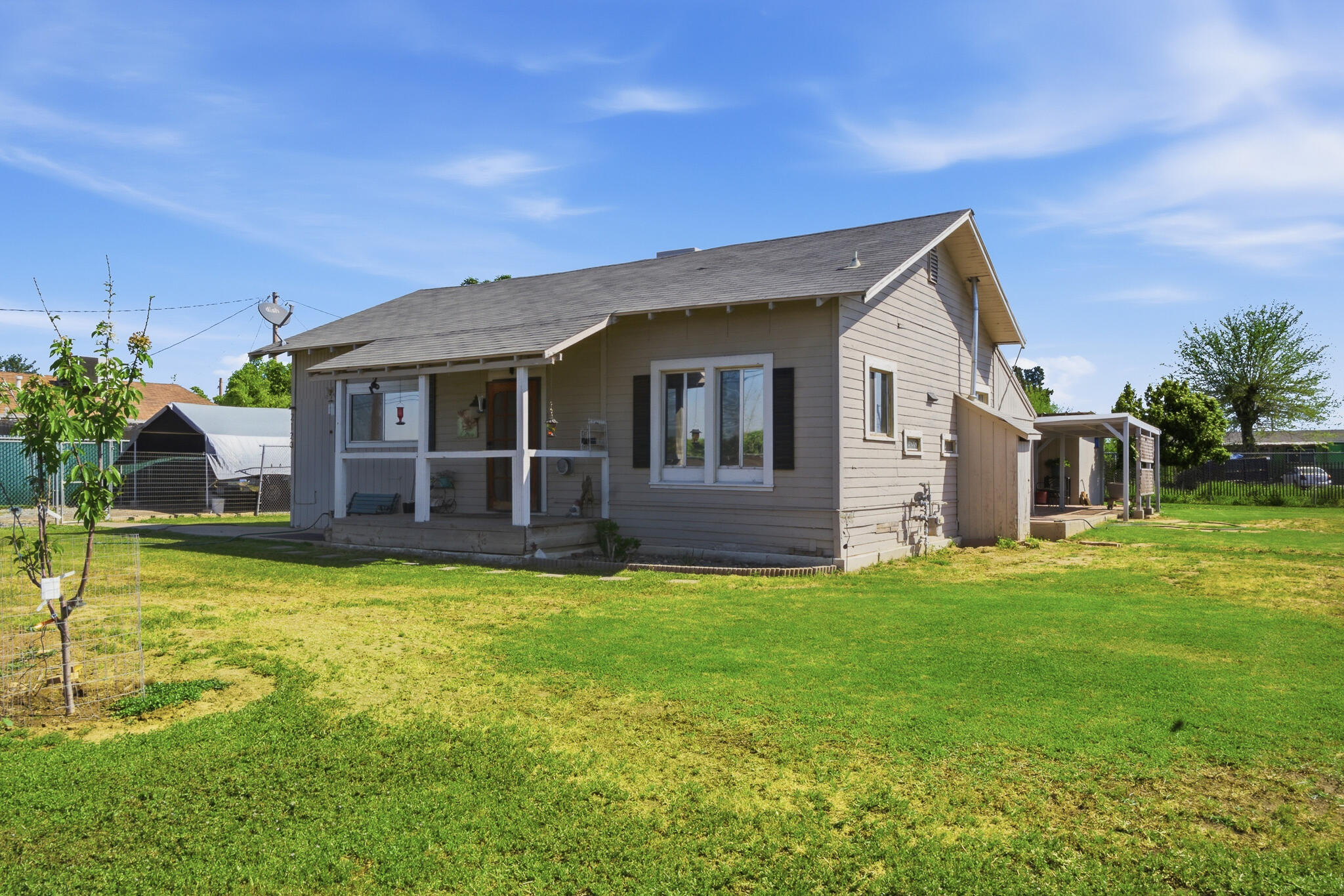 2120 S Kaweah Ave, Exeter, CA 93221