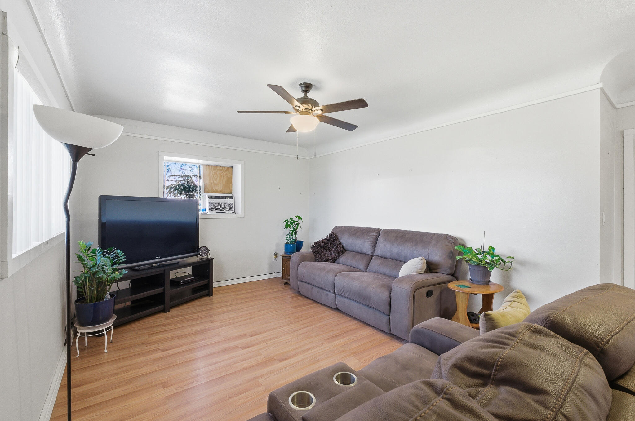 2120 S Kaweah Ave, Exeter, CA 93221