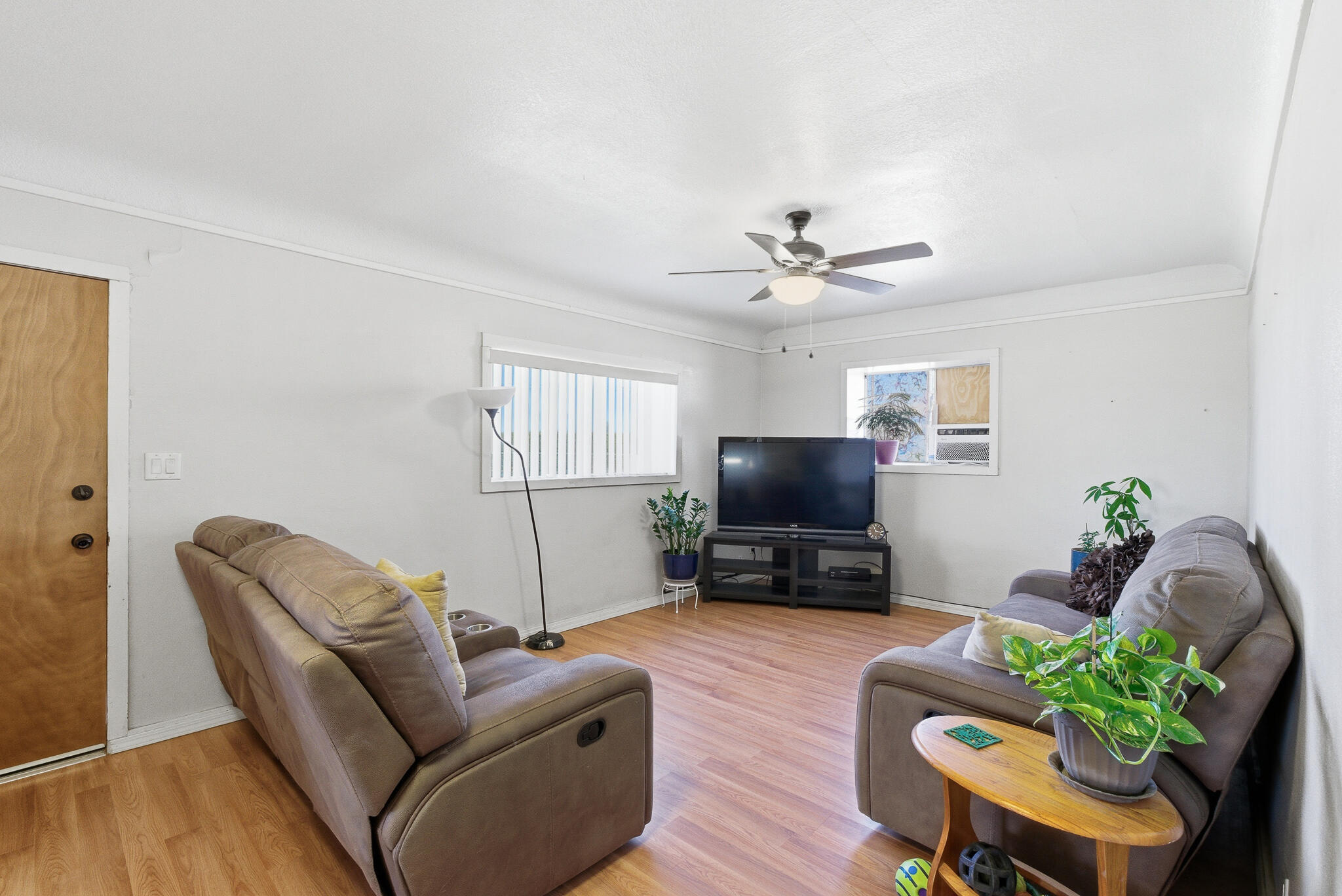 2120 S Kaweah Ave, Exeter, CA 93221