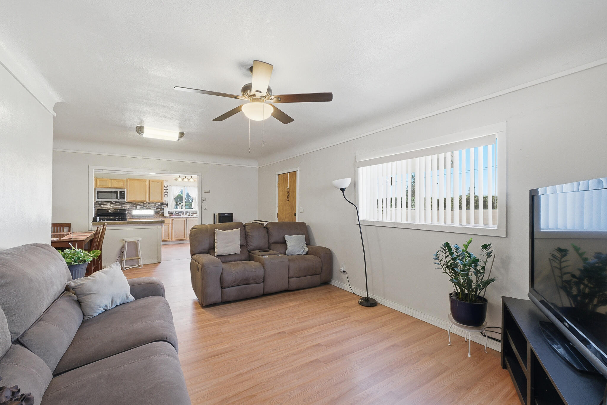 2120 S Kaweah Ave, Exeter, CA 93221