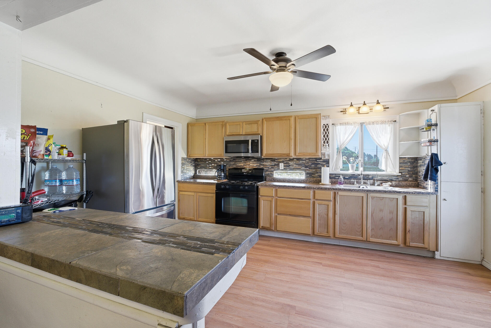 2120 S Kaweah Ave, Exeter, CA 93221